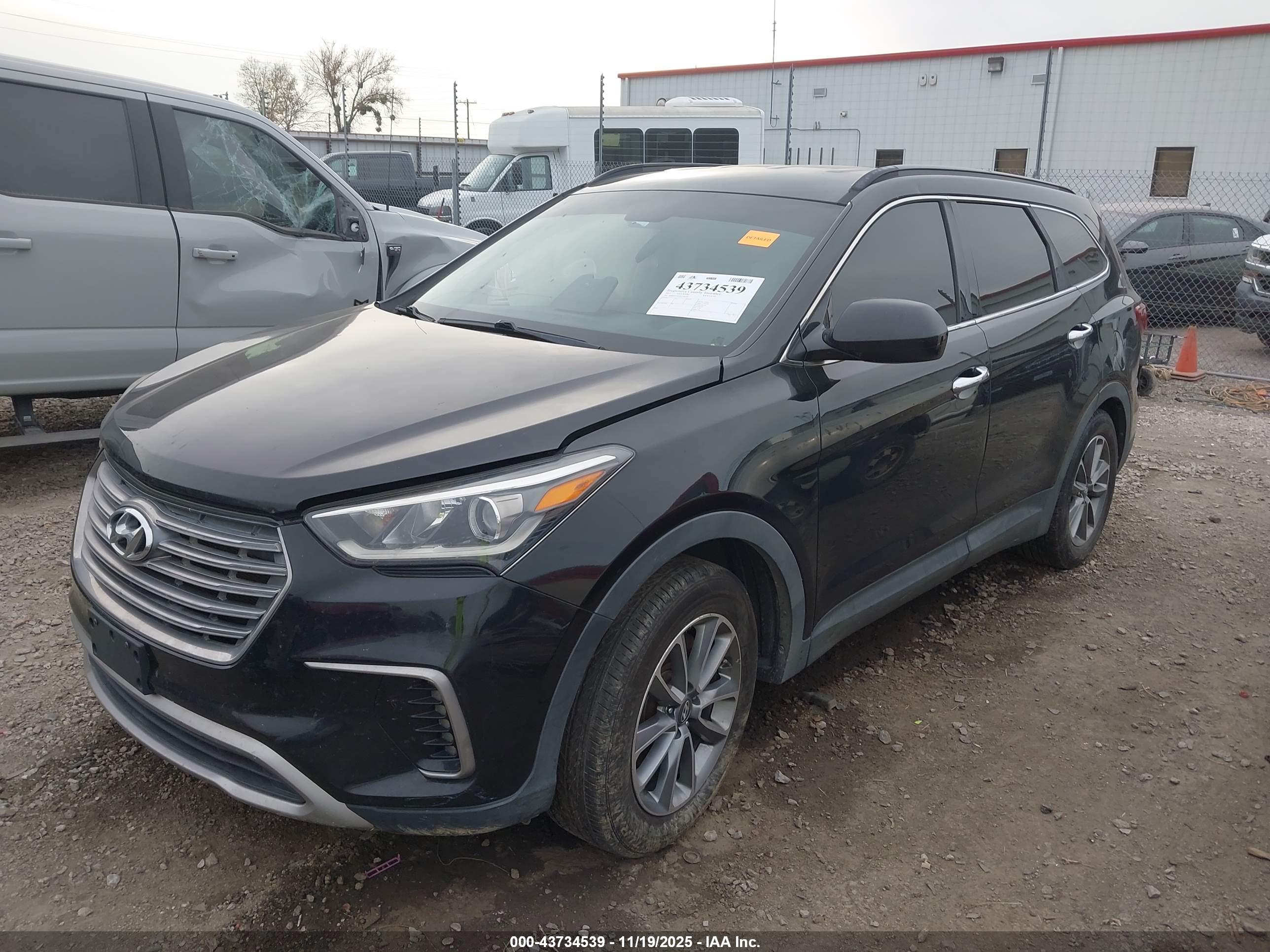 HYUNDAI SANTA image 2