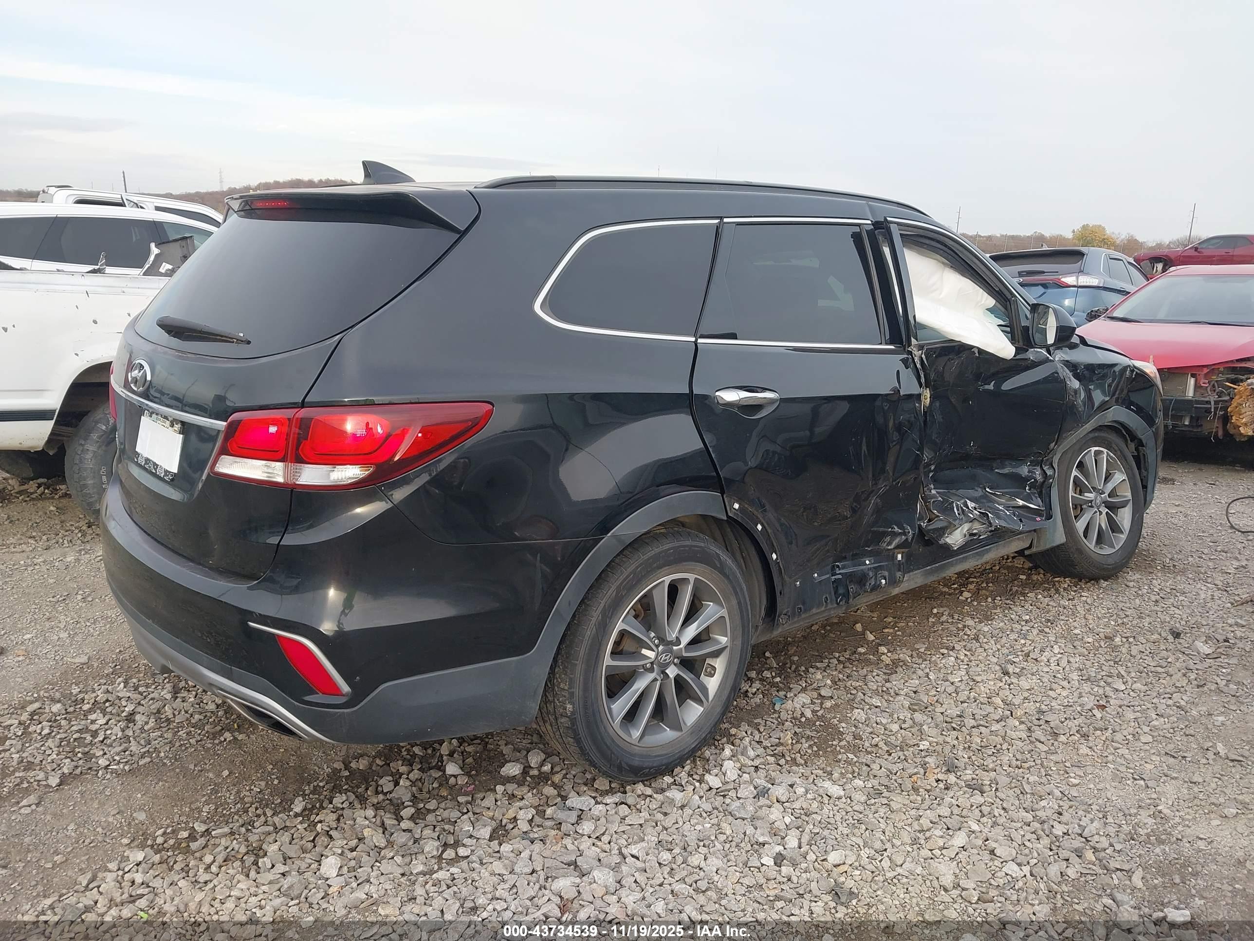 HYUNDAI SANTA image 4