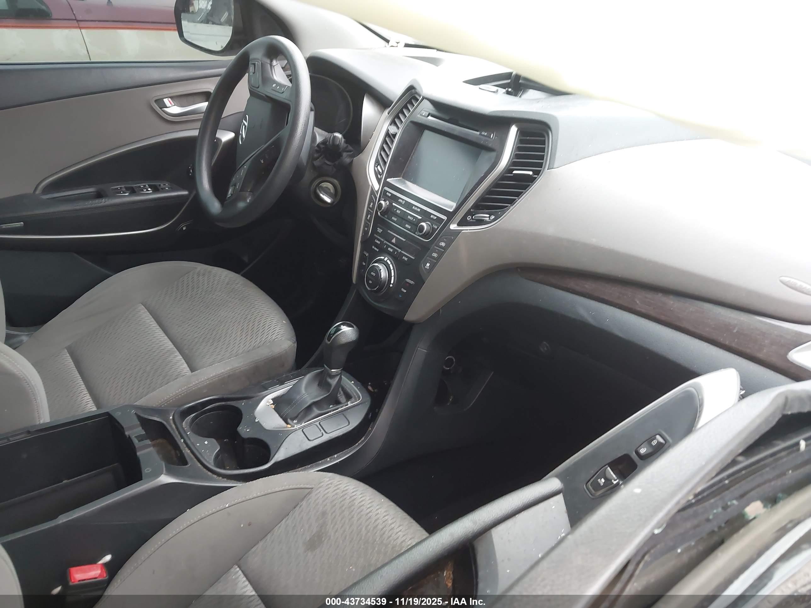 HYUNDAI SANTA image 5