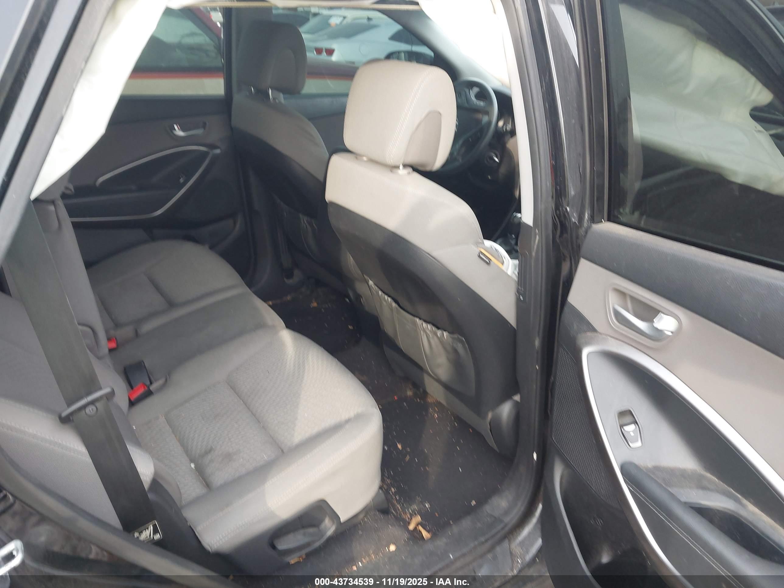 HYUNDAI SANTA image 8