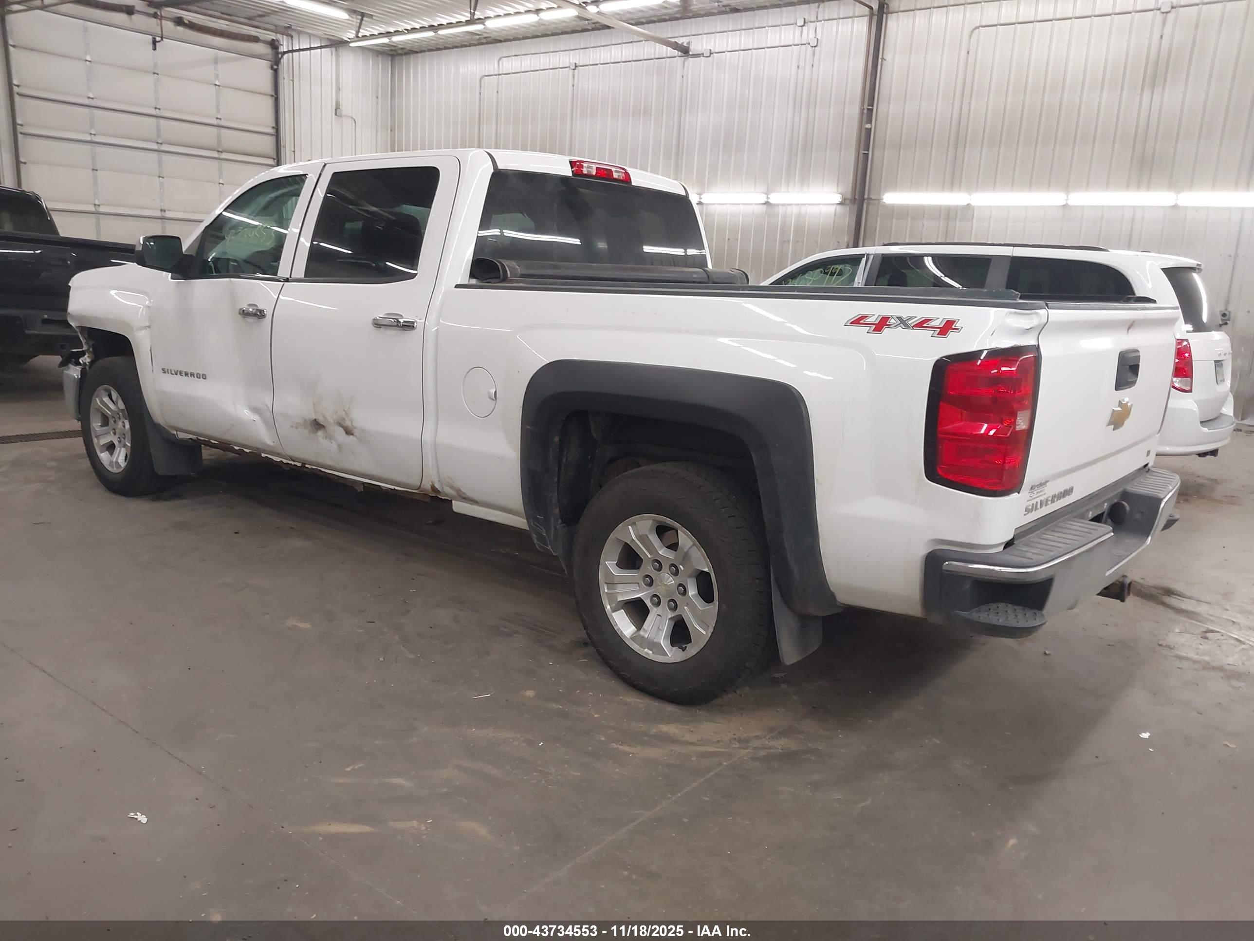 CHEVROLET SILVERADO image 3