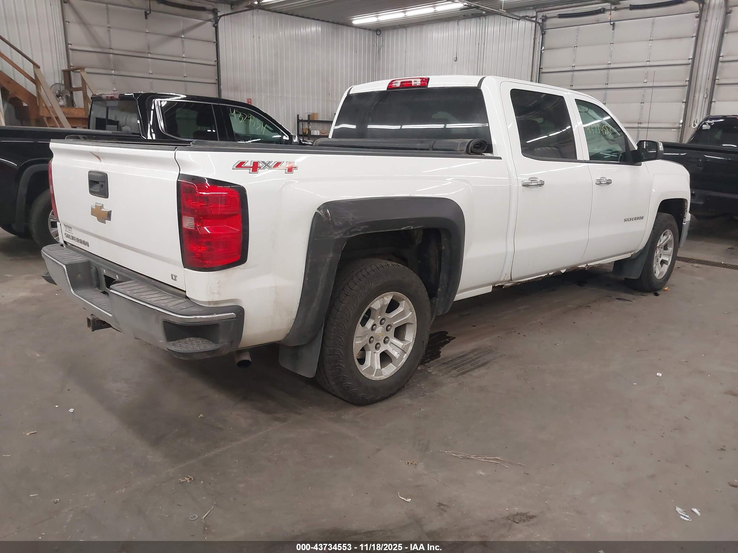 CHEVROLET SILVERADO image 4