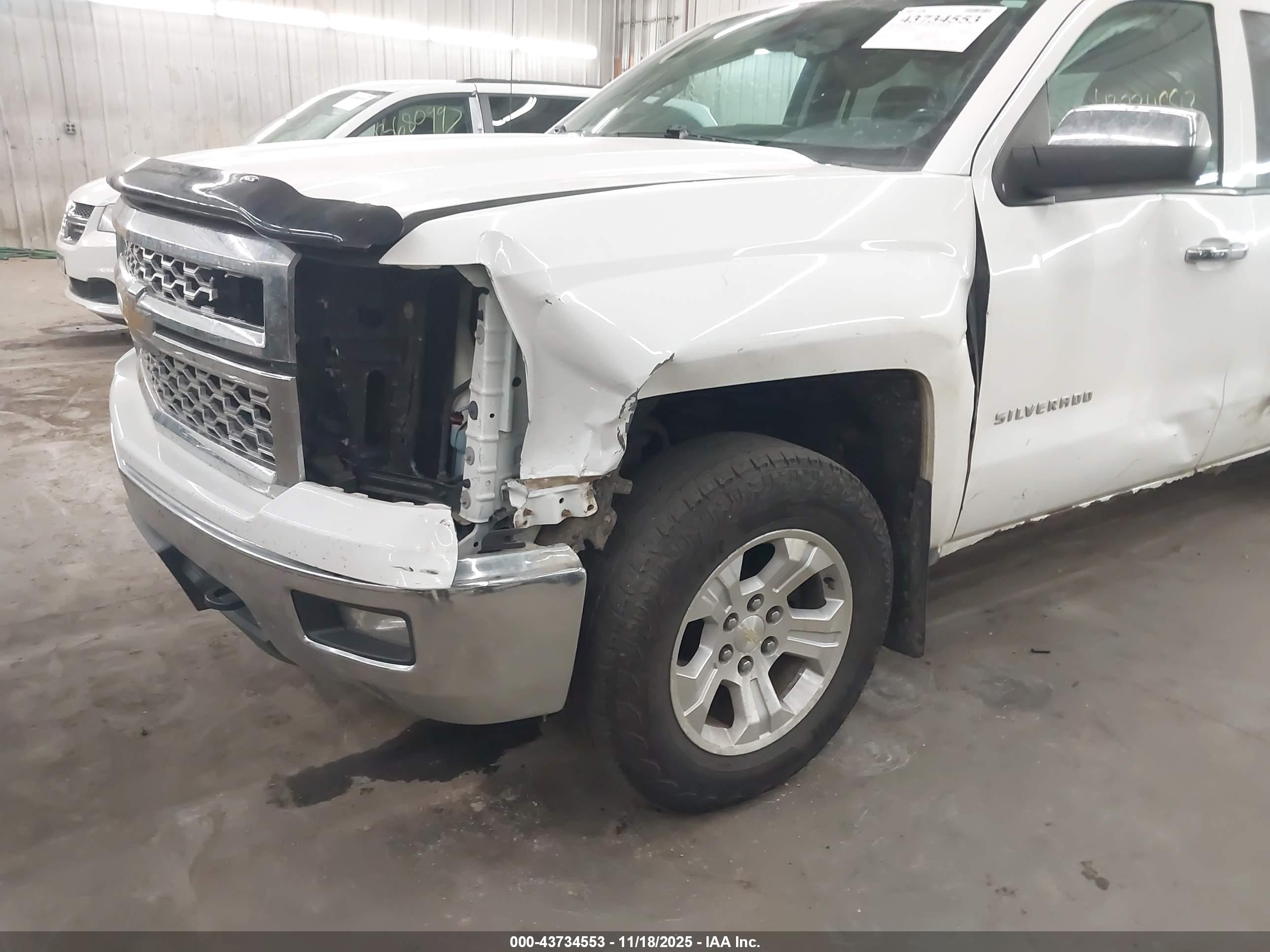 CHEVROLET SILVERADO image 6