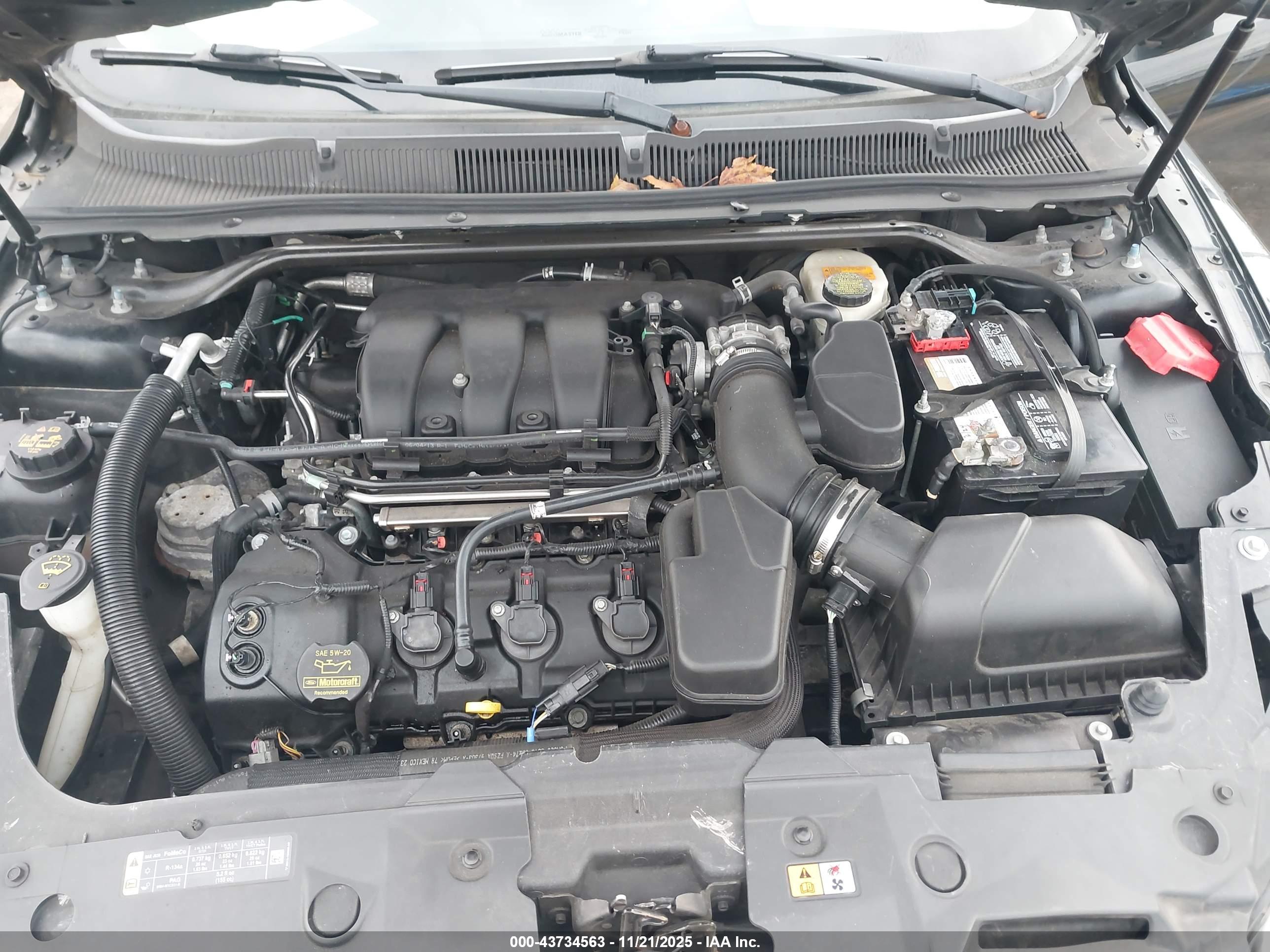 FORD TAURUS image 10