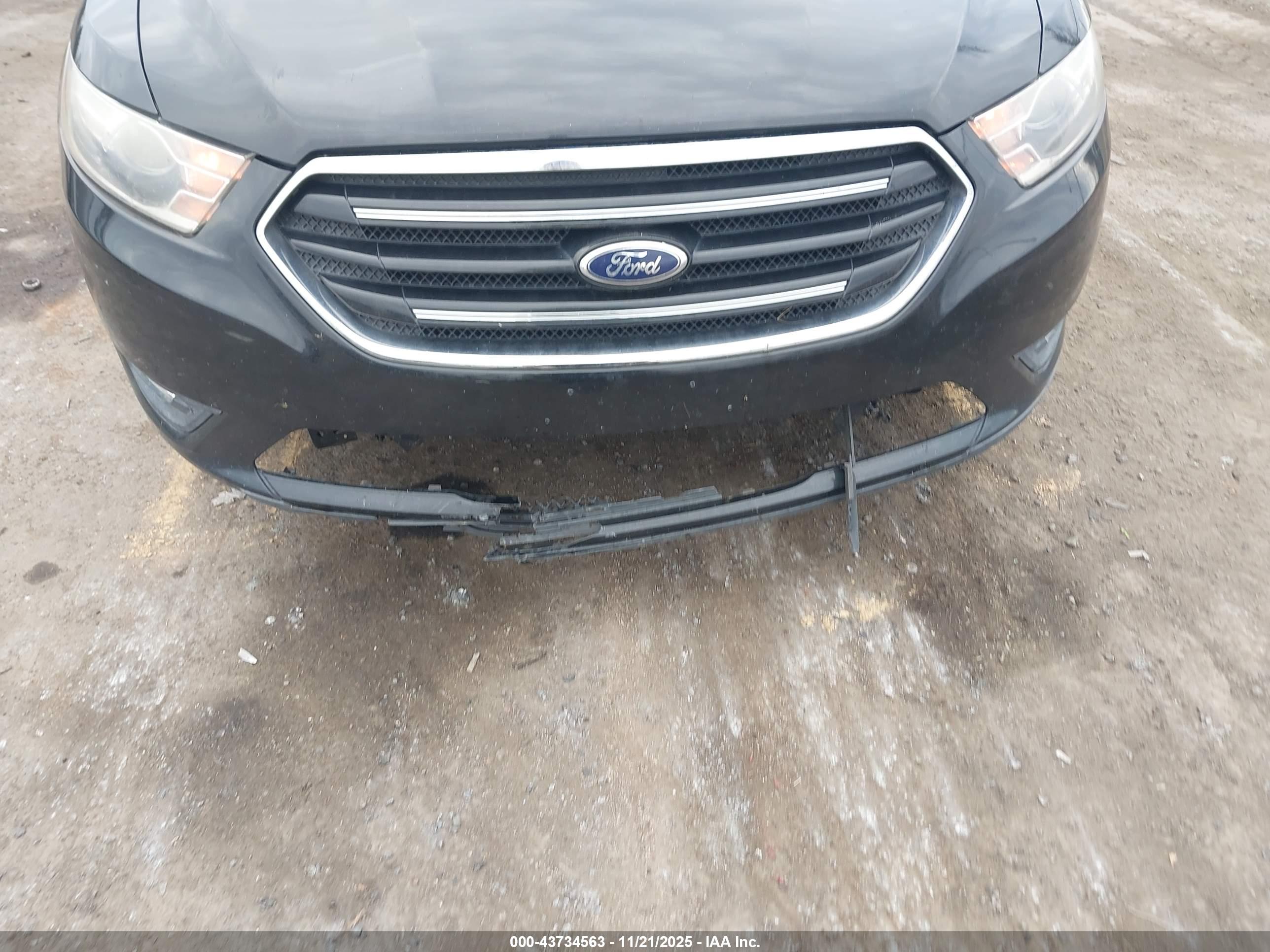 FORD TAURUS image 6