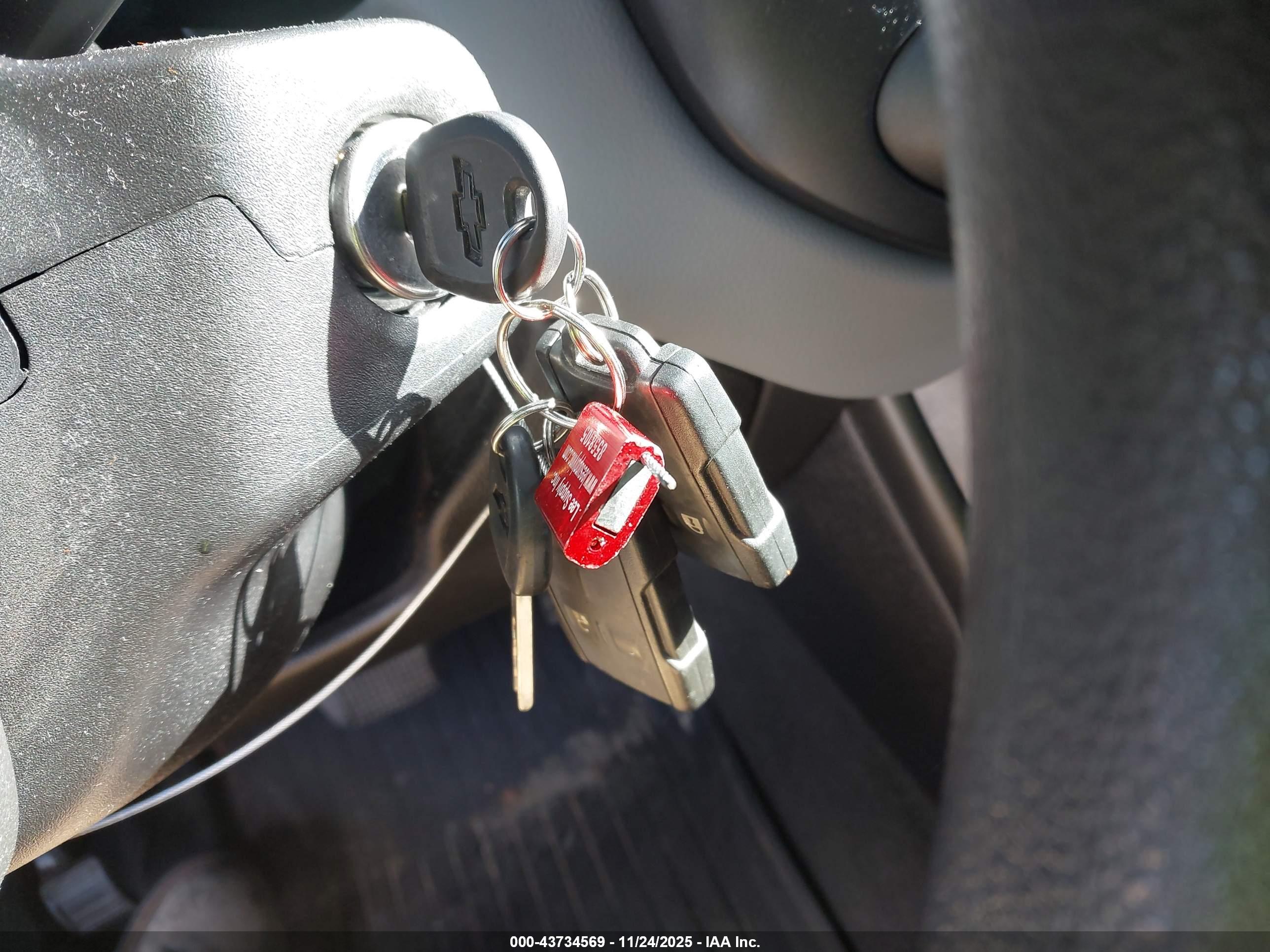 CHEVROLET COLORADO image 11