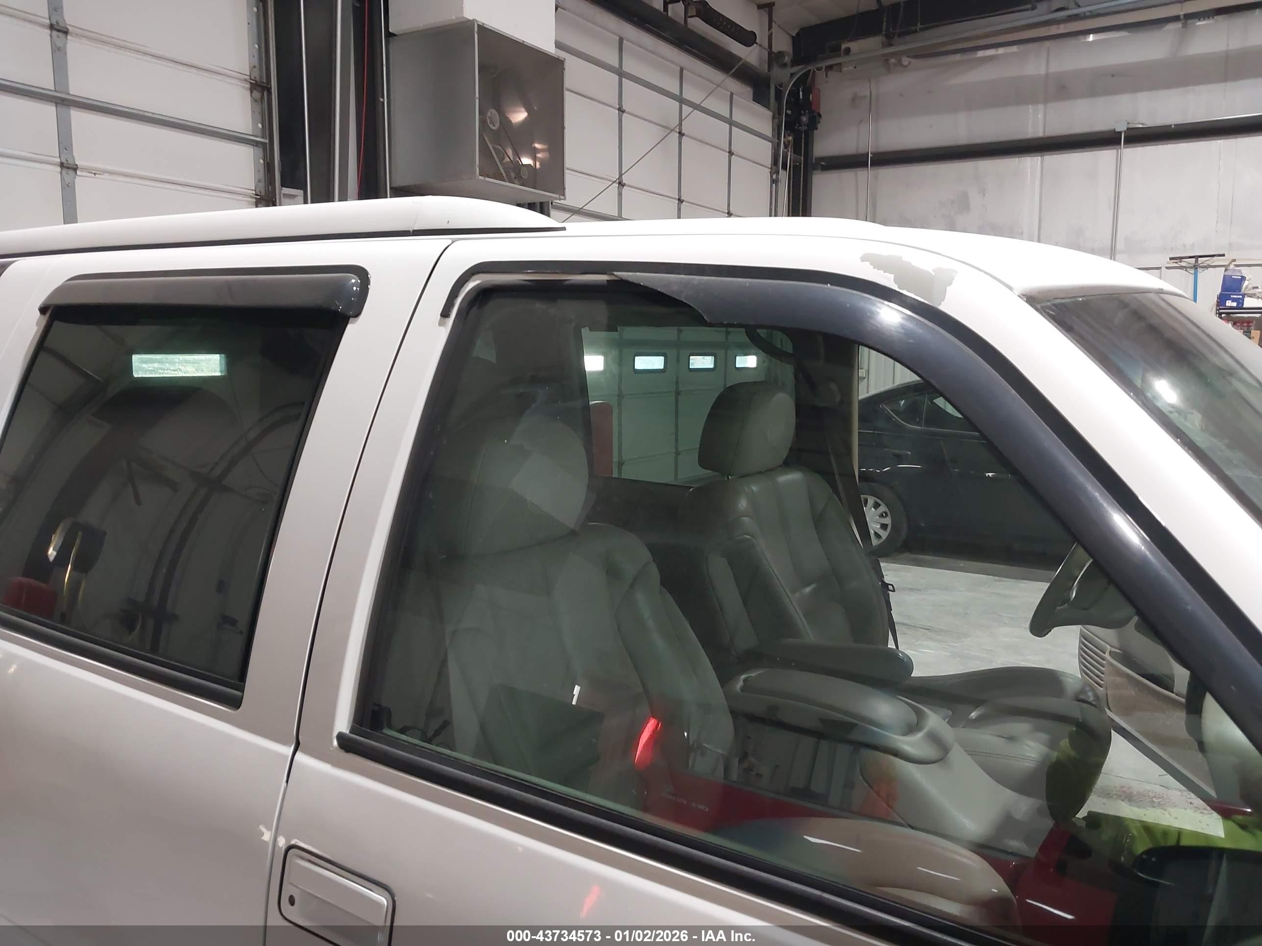 CADILLAC ESCALADE image 6