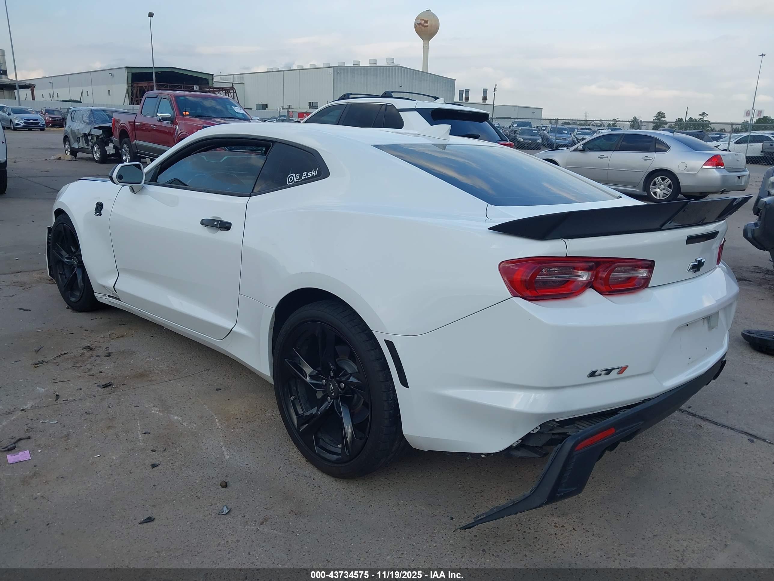 CHEVROLET CAMARO image 3