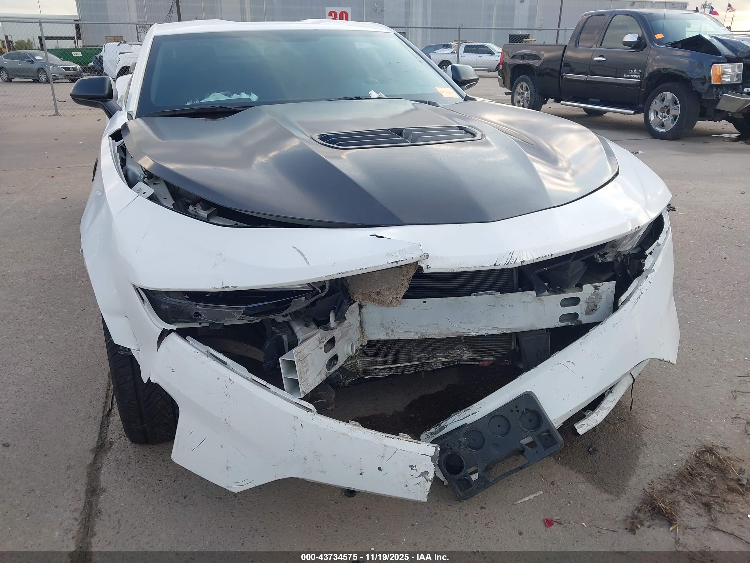 CHEVROLET CAMARO image 6