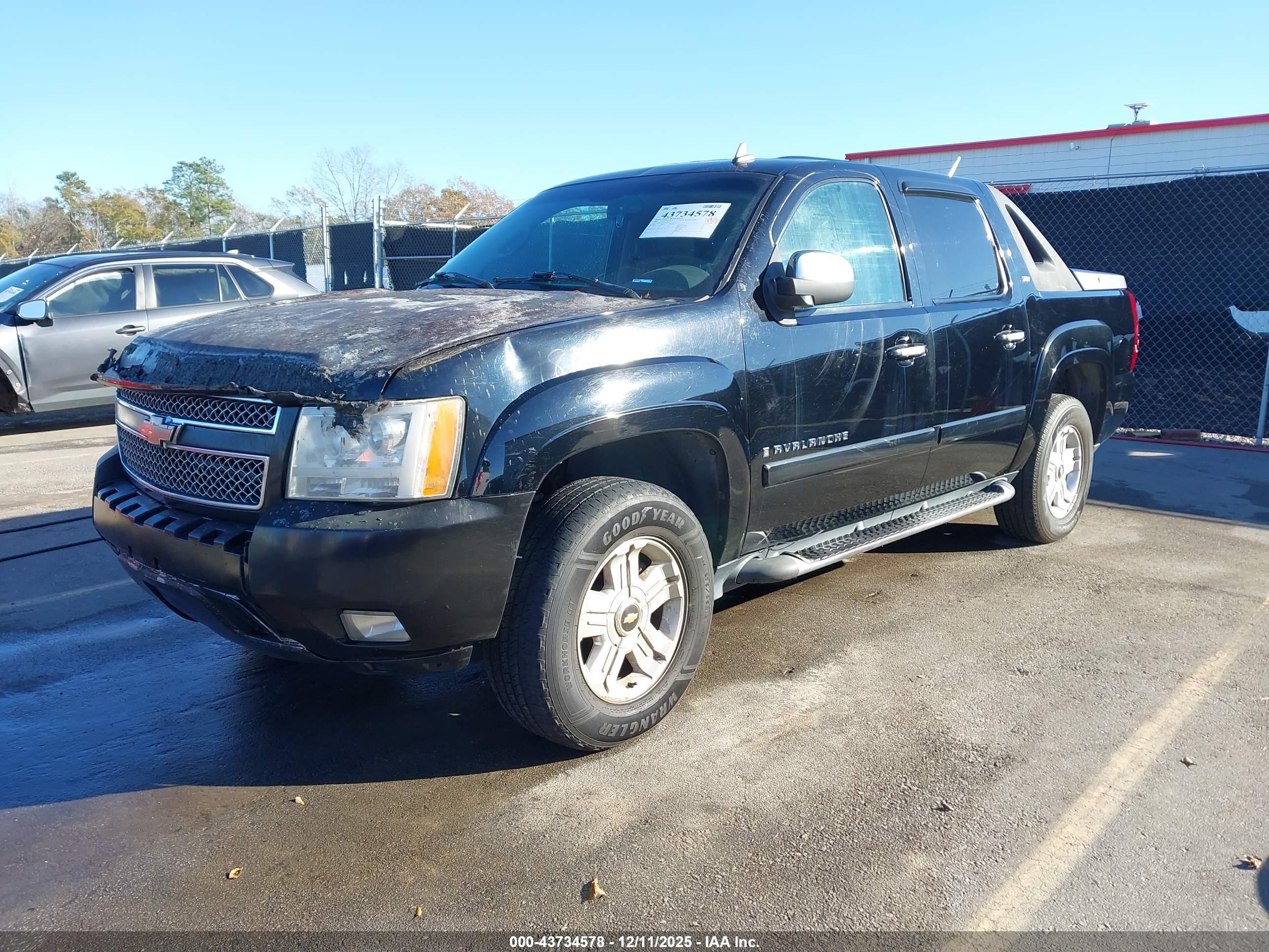 CHEVROLET AVALANCHE image 2