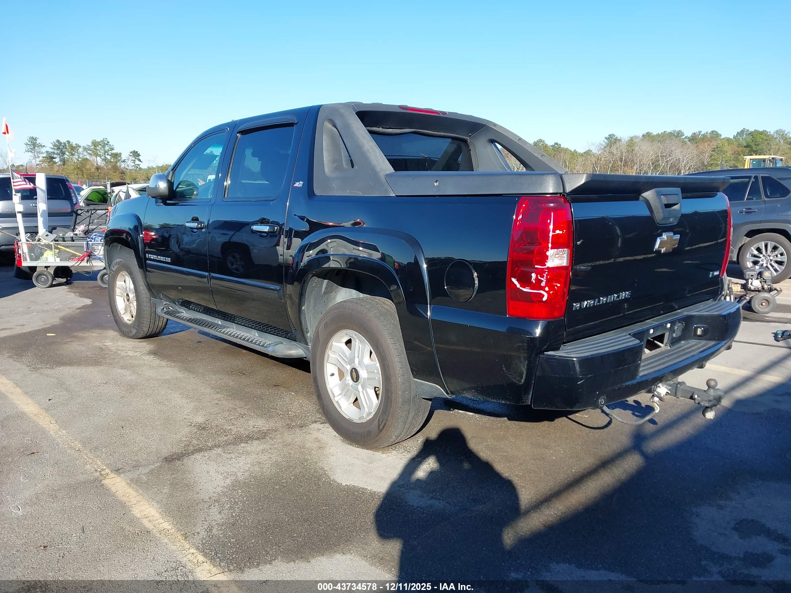 CHEVROLET AVALANCHE image 3