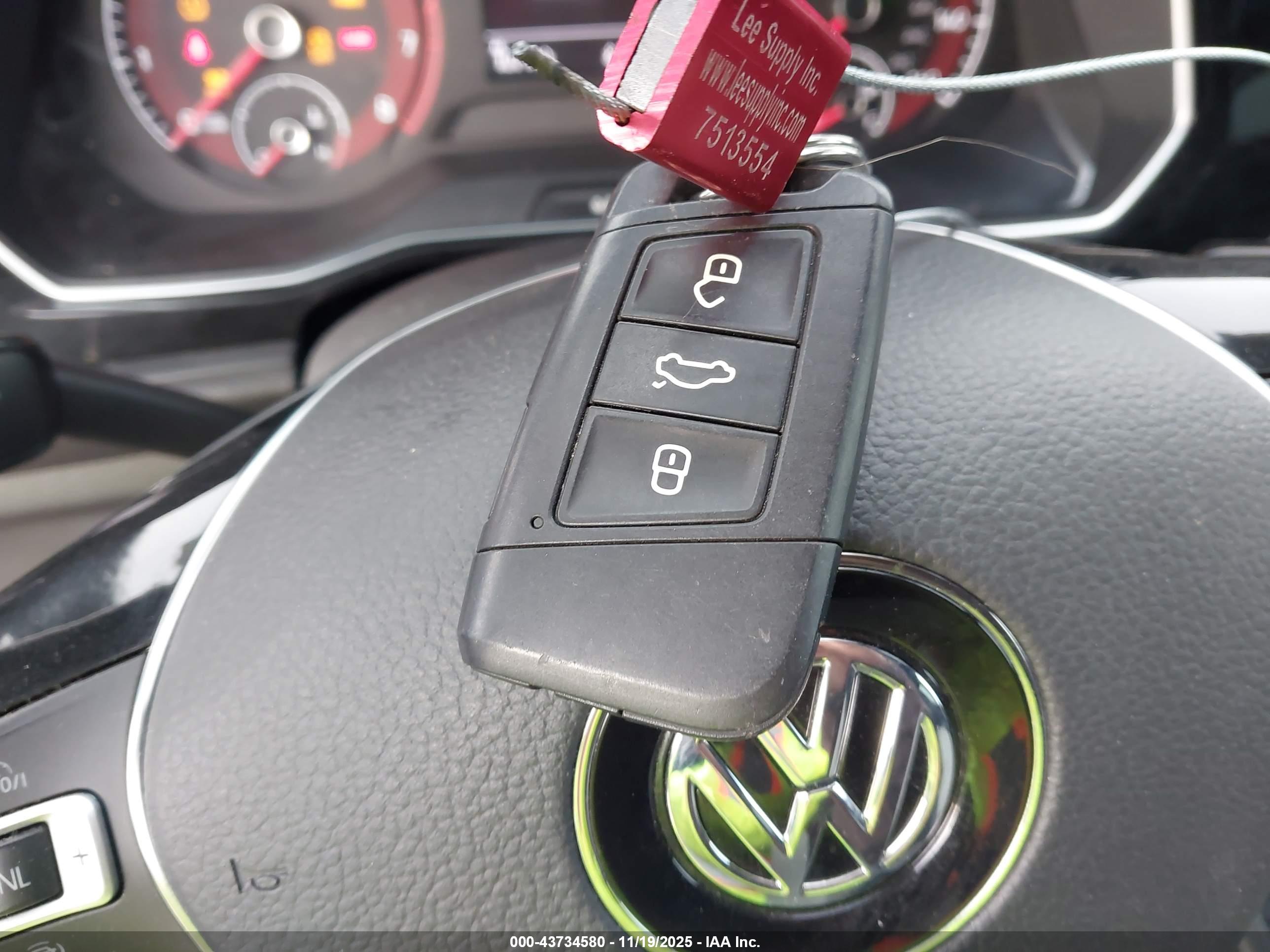 VOLKSWAGEN JETTA image 11