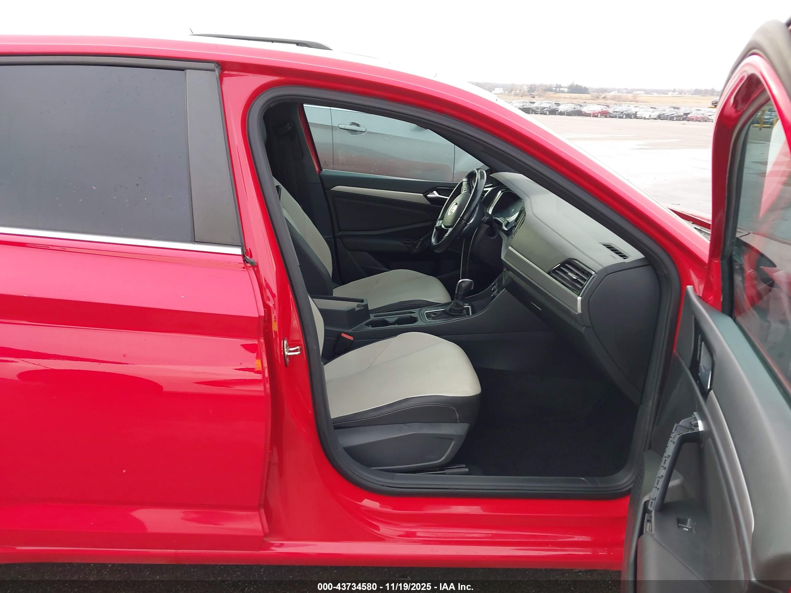 VOLKSWAGEN JETTA image 5