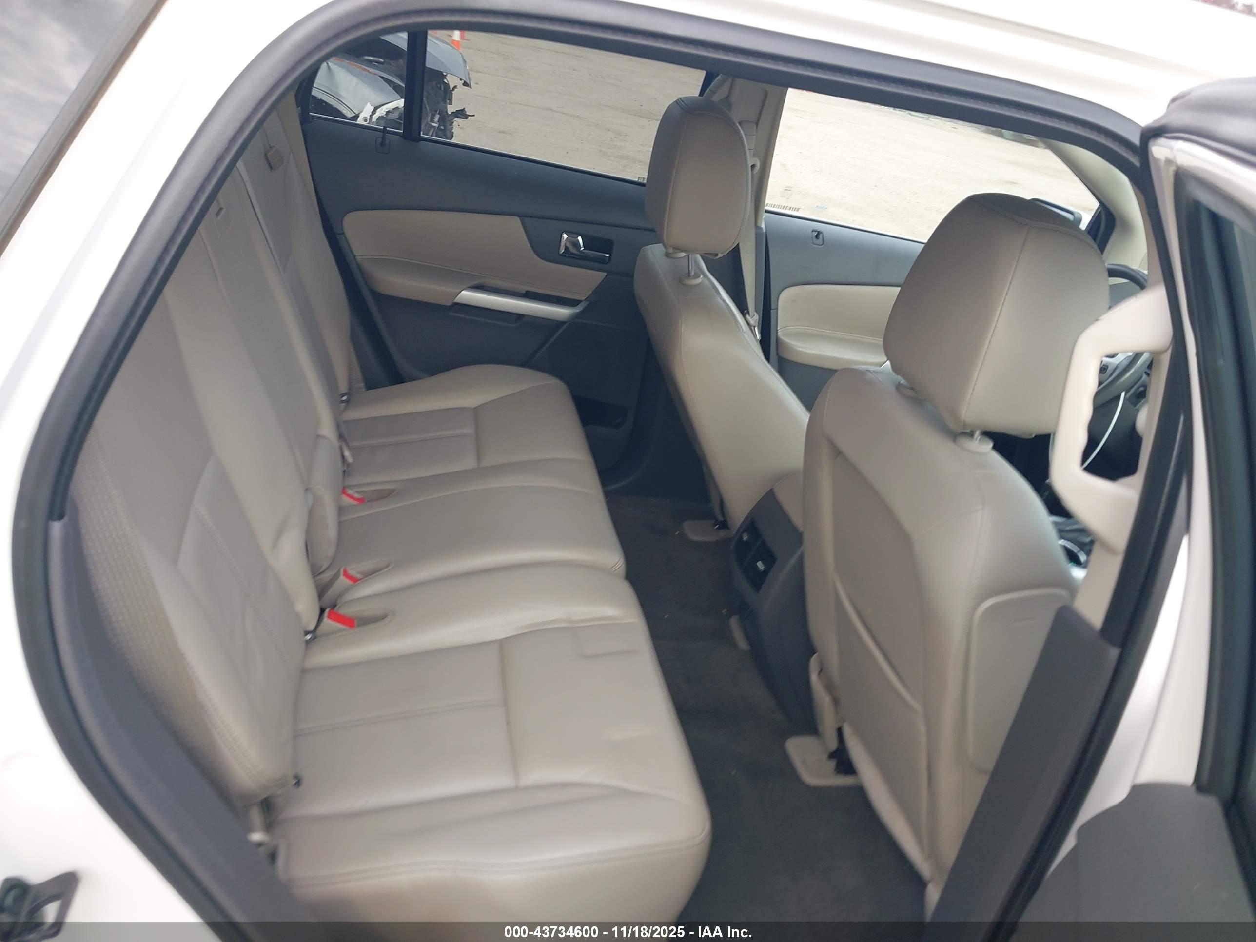 FORD EDGE image 8