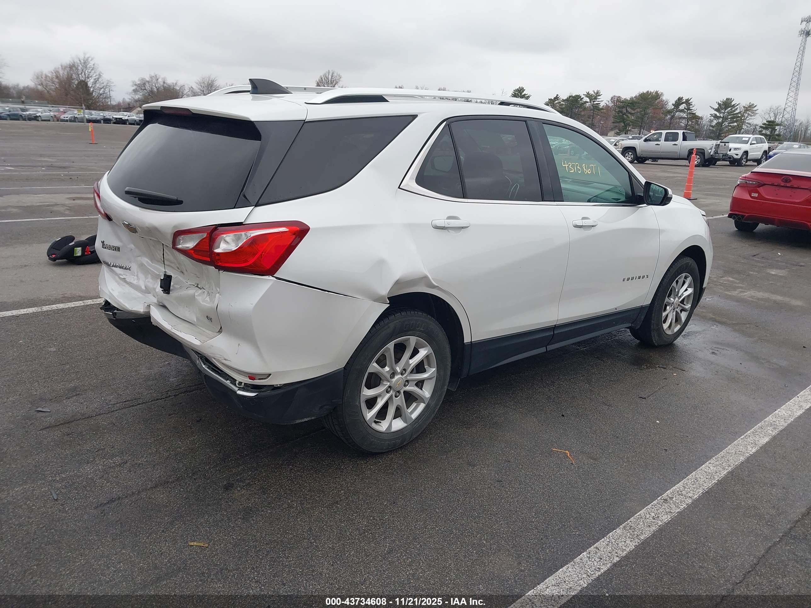 CHEVROLET EQUINOX image 4