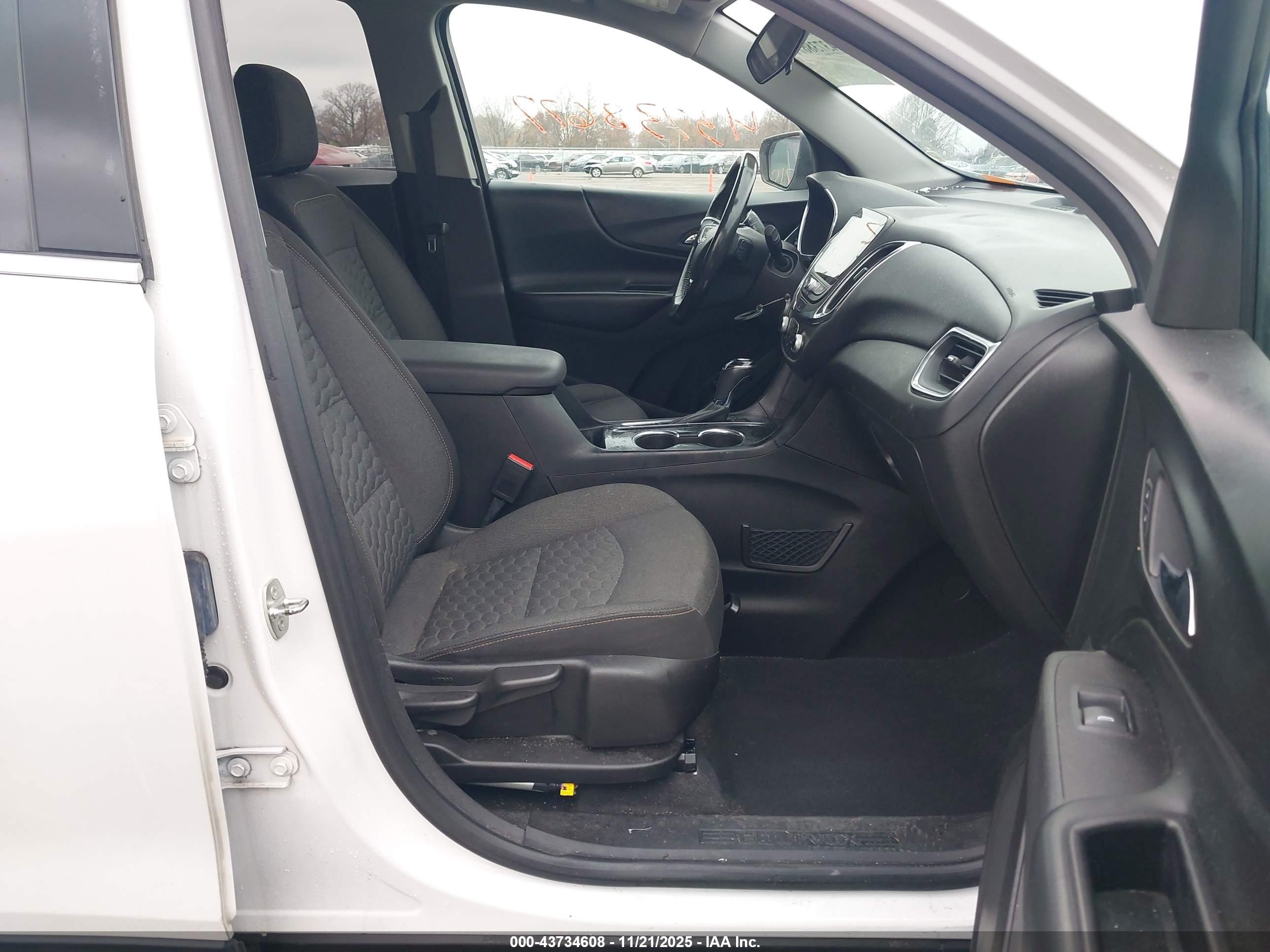 CHEVROLET EQUINOX image 5