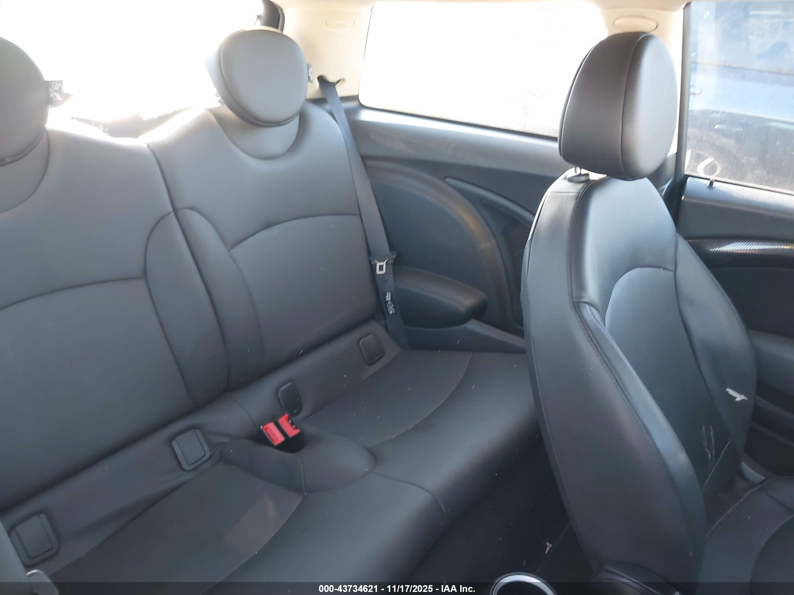 MINI COOPER image 8