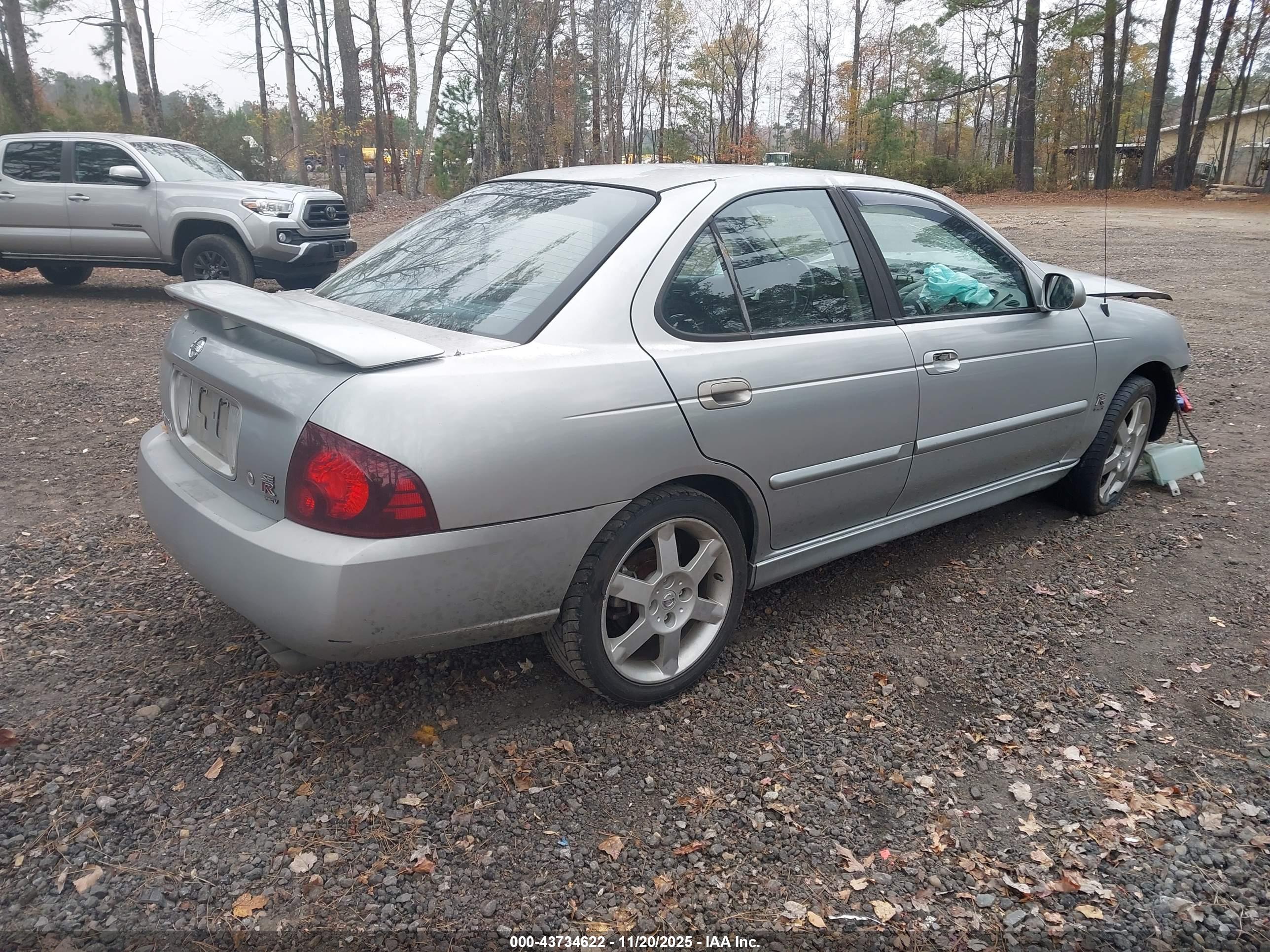 NISSAN SENTRA image 4