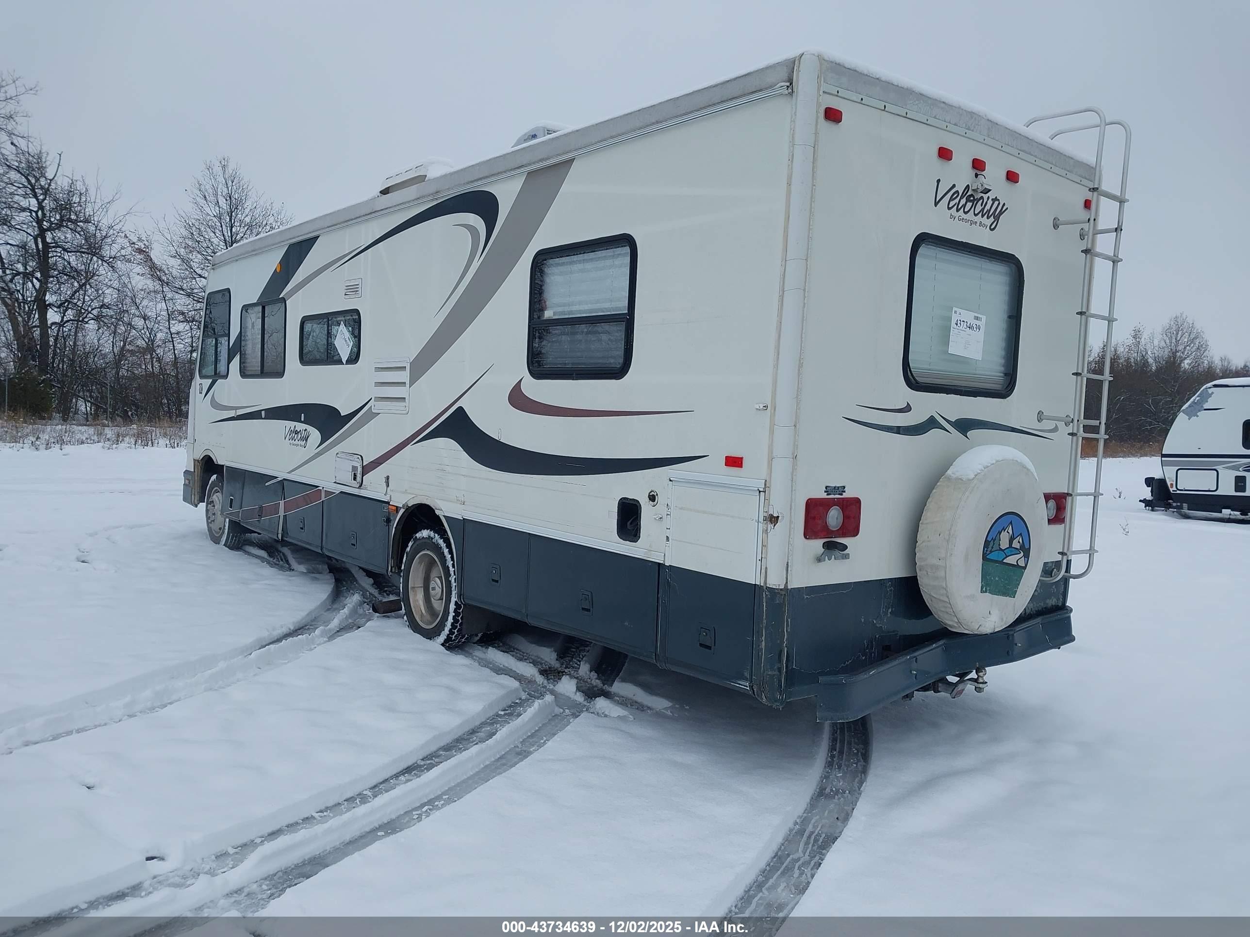 FORD F550 image 3