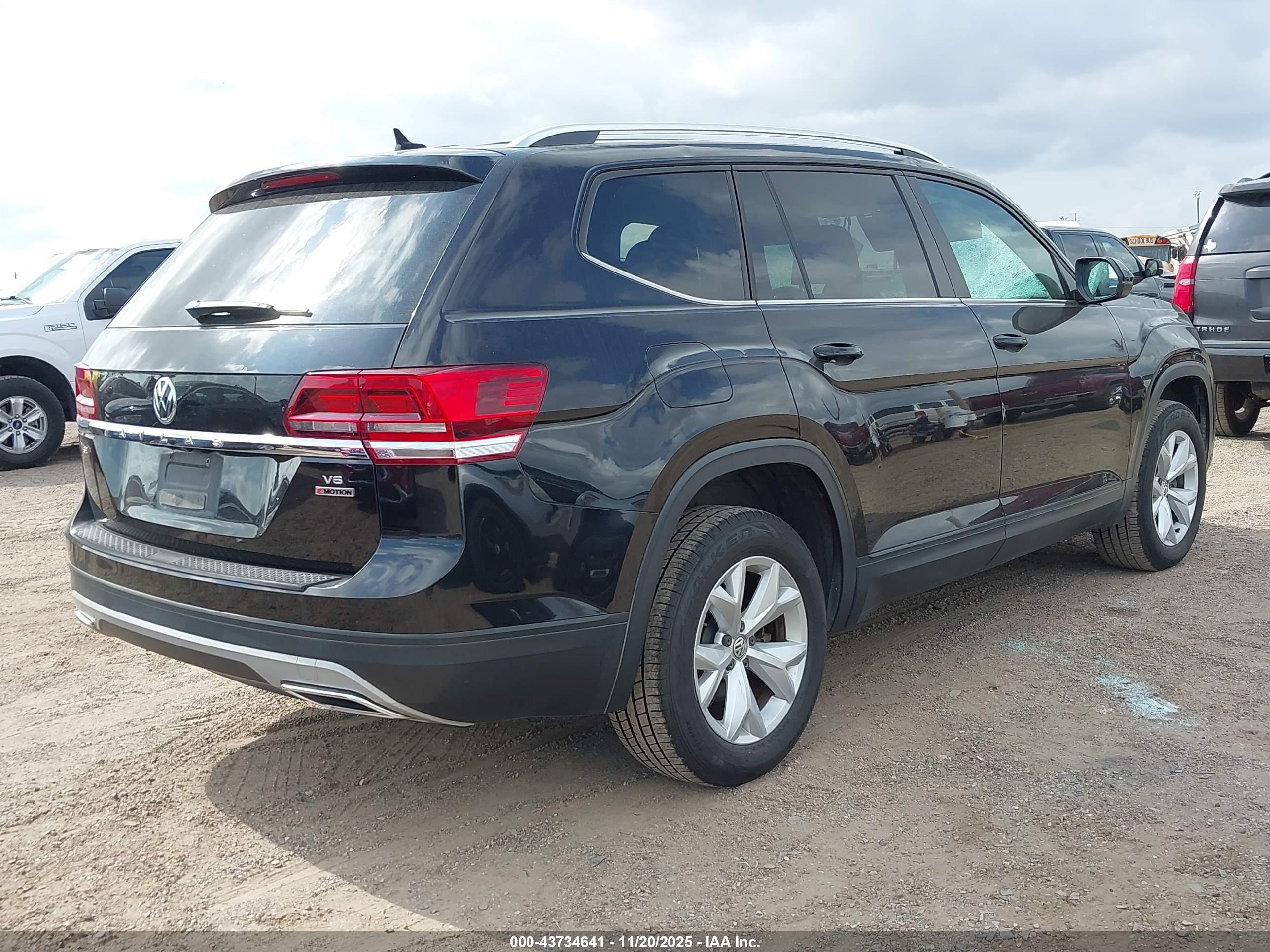 VOLKSWAGEN ATLAS image 4