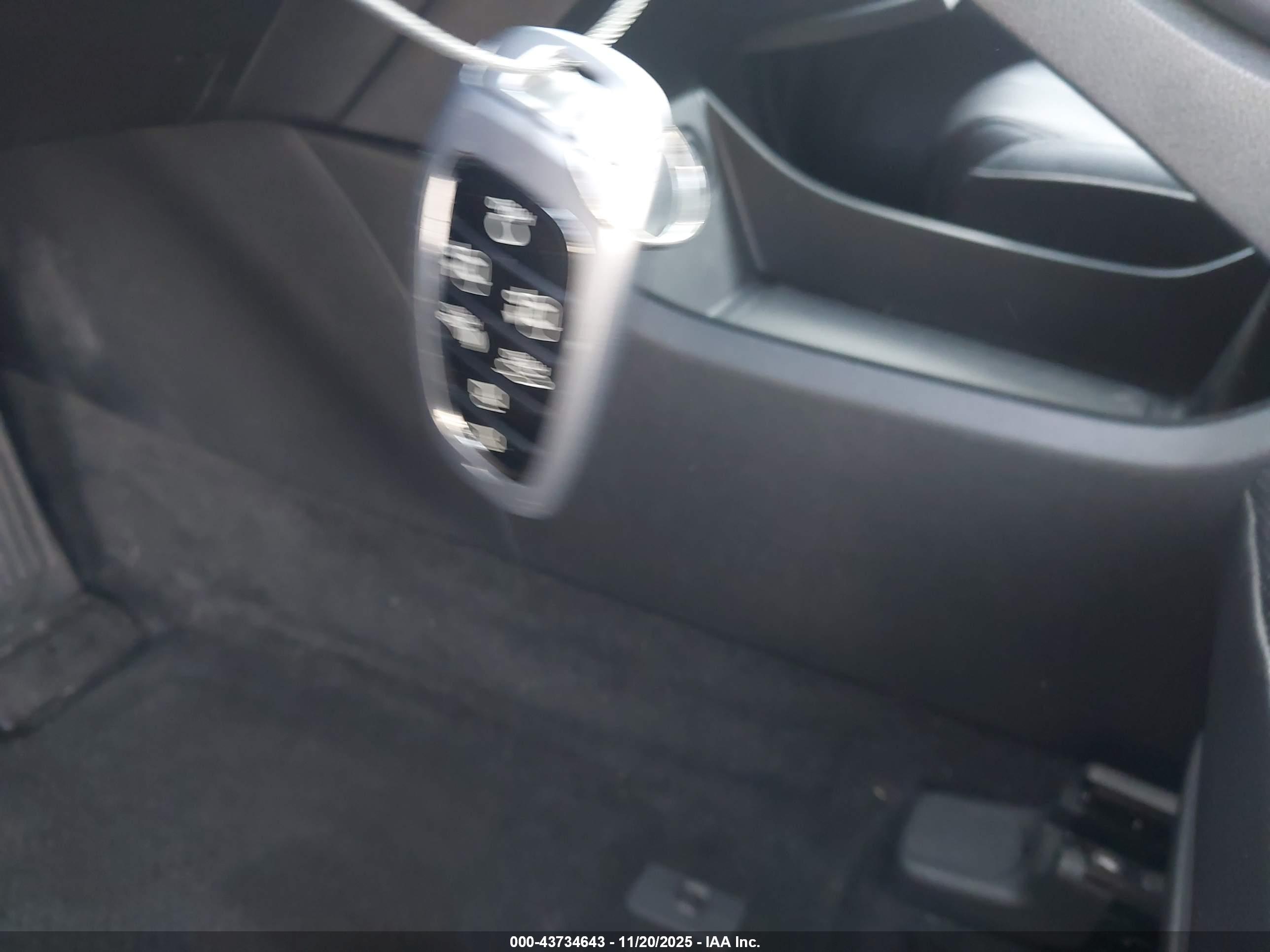 HYUNDAI SANTA image 11