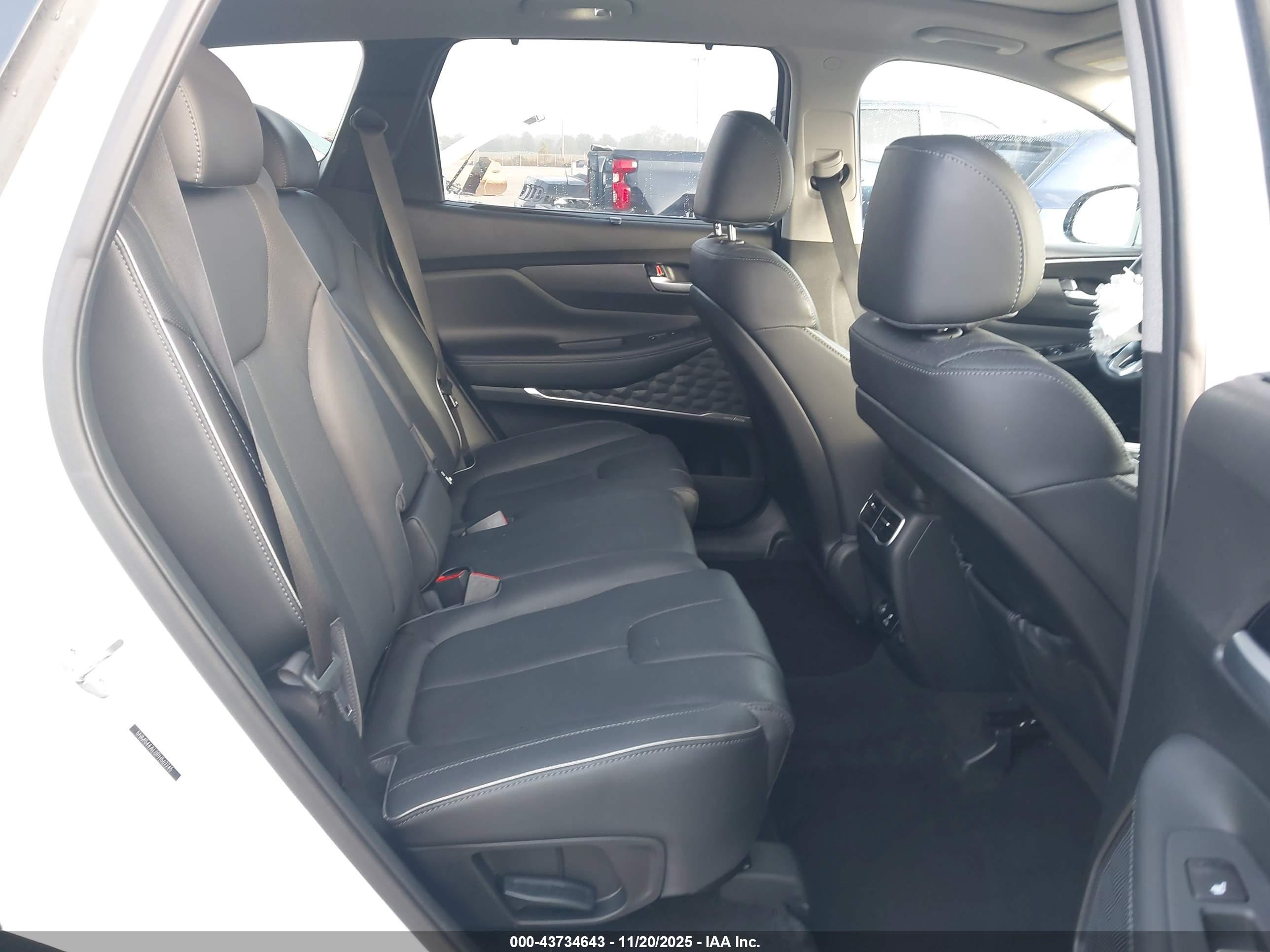 HYUNDAI SANTA image 8