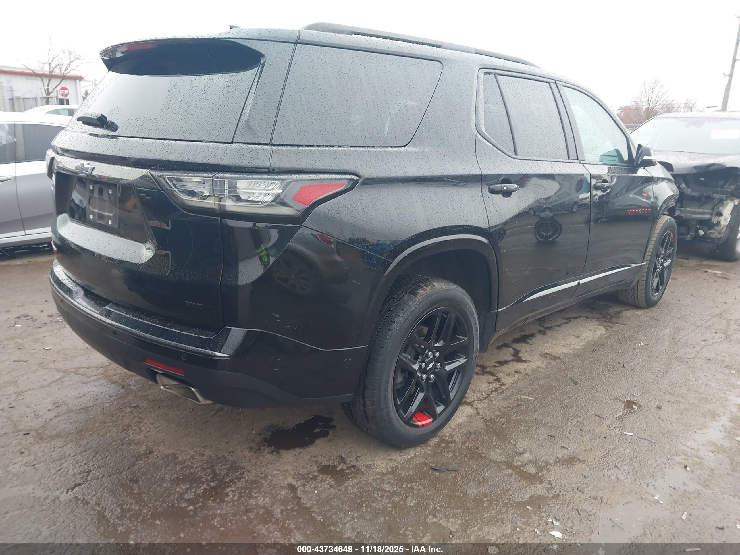 CHEVROLET TRAVERSE image 4