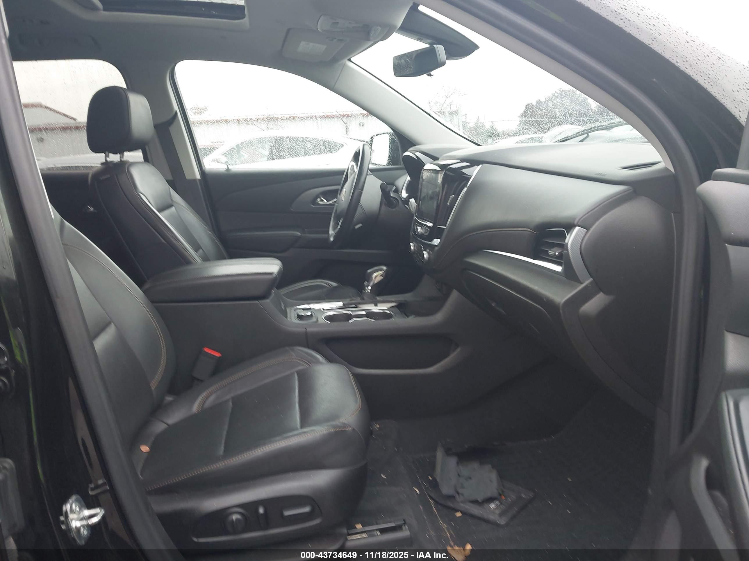 CHEVROLET TRAVERSE image 5