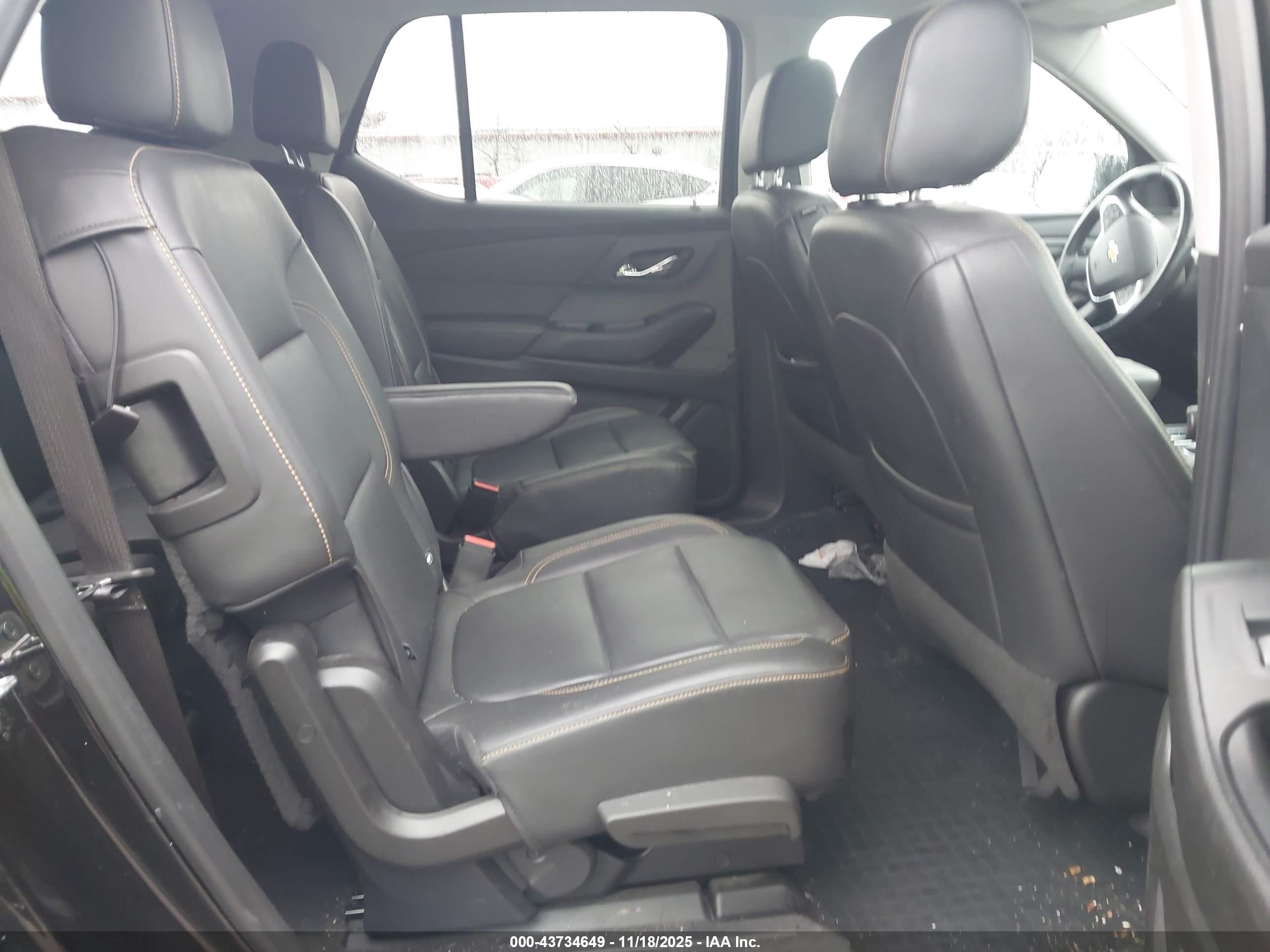CHEVROLET TRAVERSE image 8