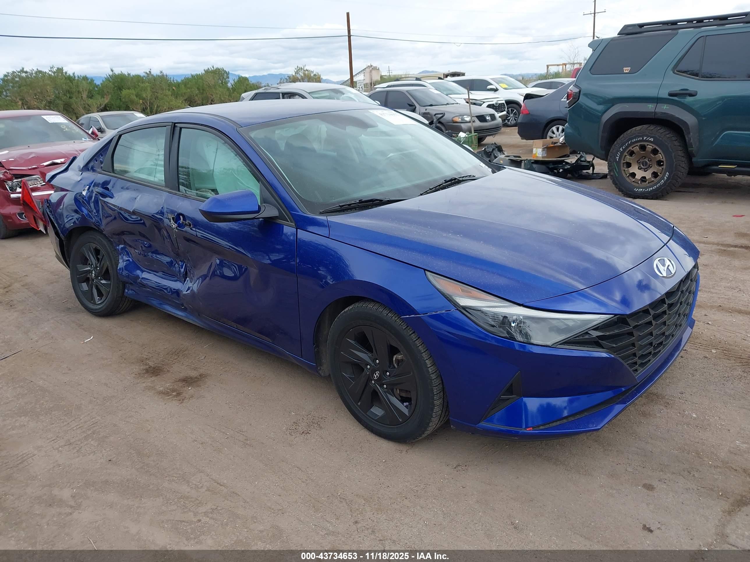 HYUNDAI ELANTRA image 6