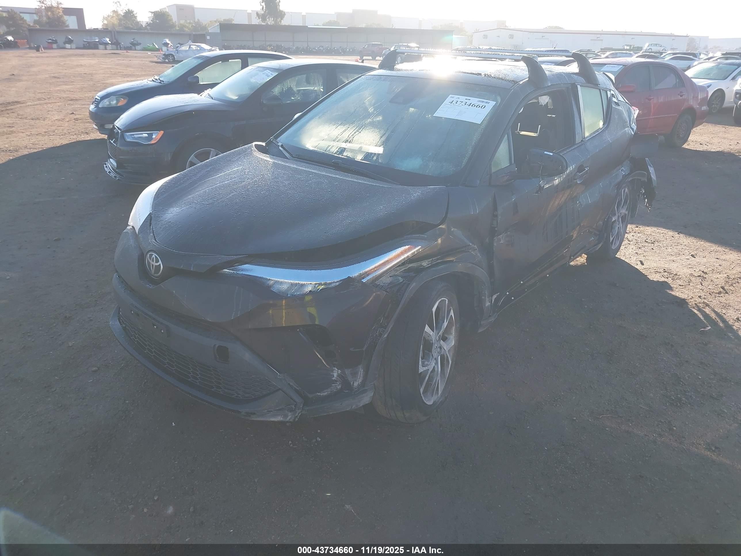 TOYOTA C-HR image 2