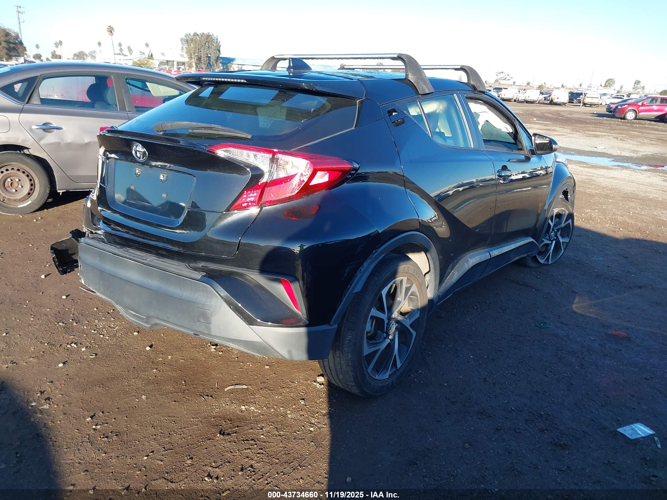 TOYOTA C-HR image 4
