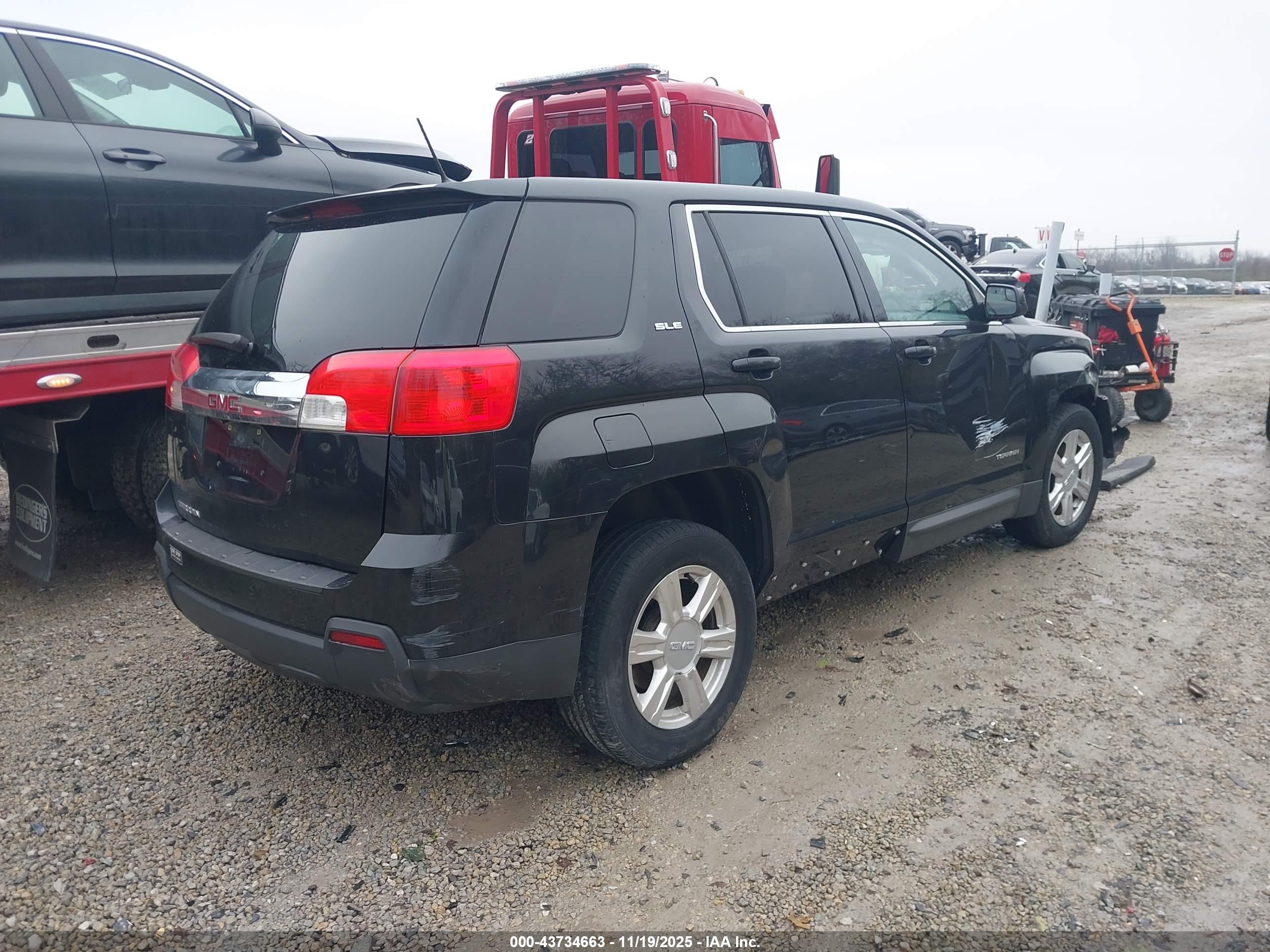 GMC TERRAIN image 4