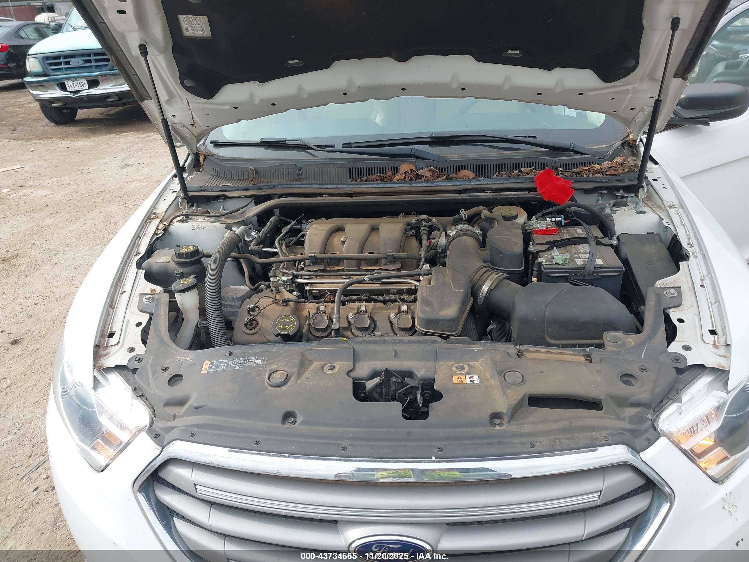 FORD TAURUS image 10