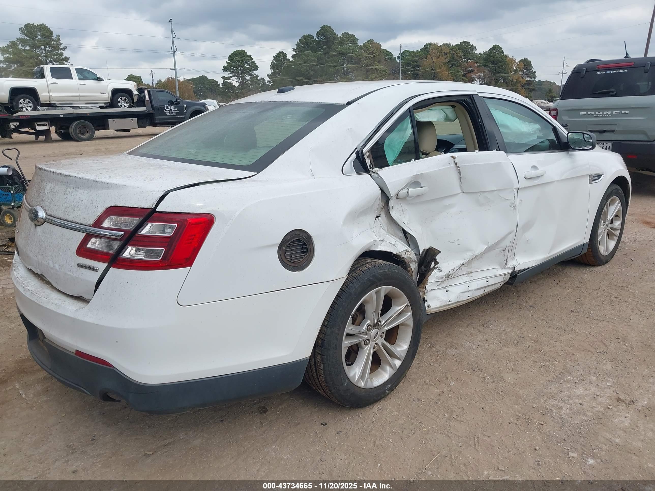 FORD TAURUS image 4