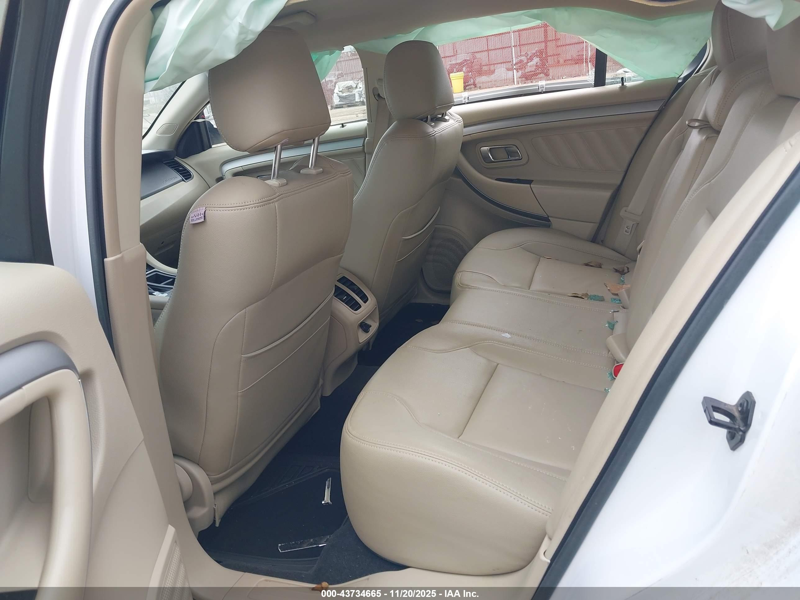 FORD TAURUS image 8