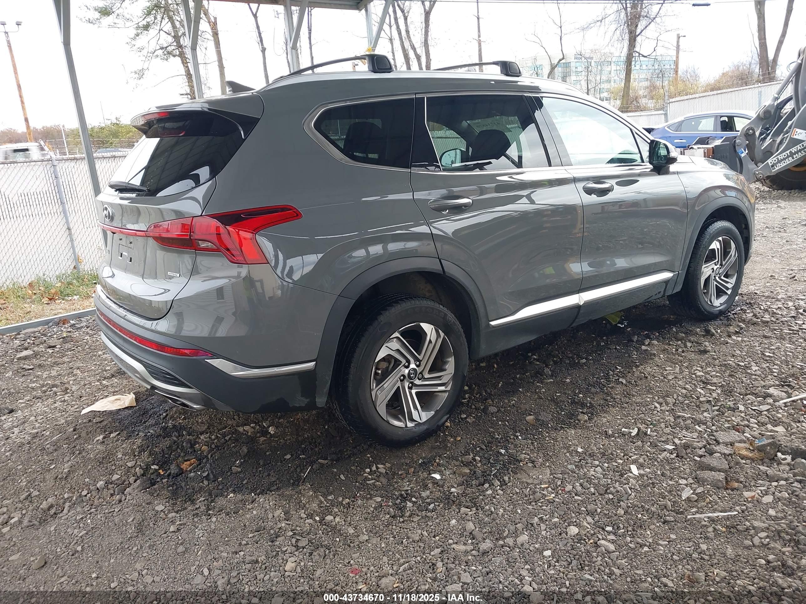 HYUNDAI SANTA image 4