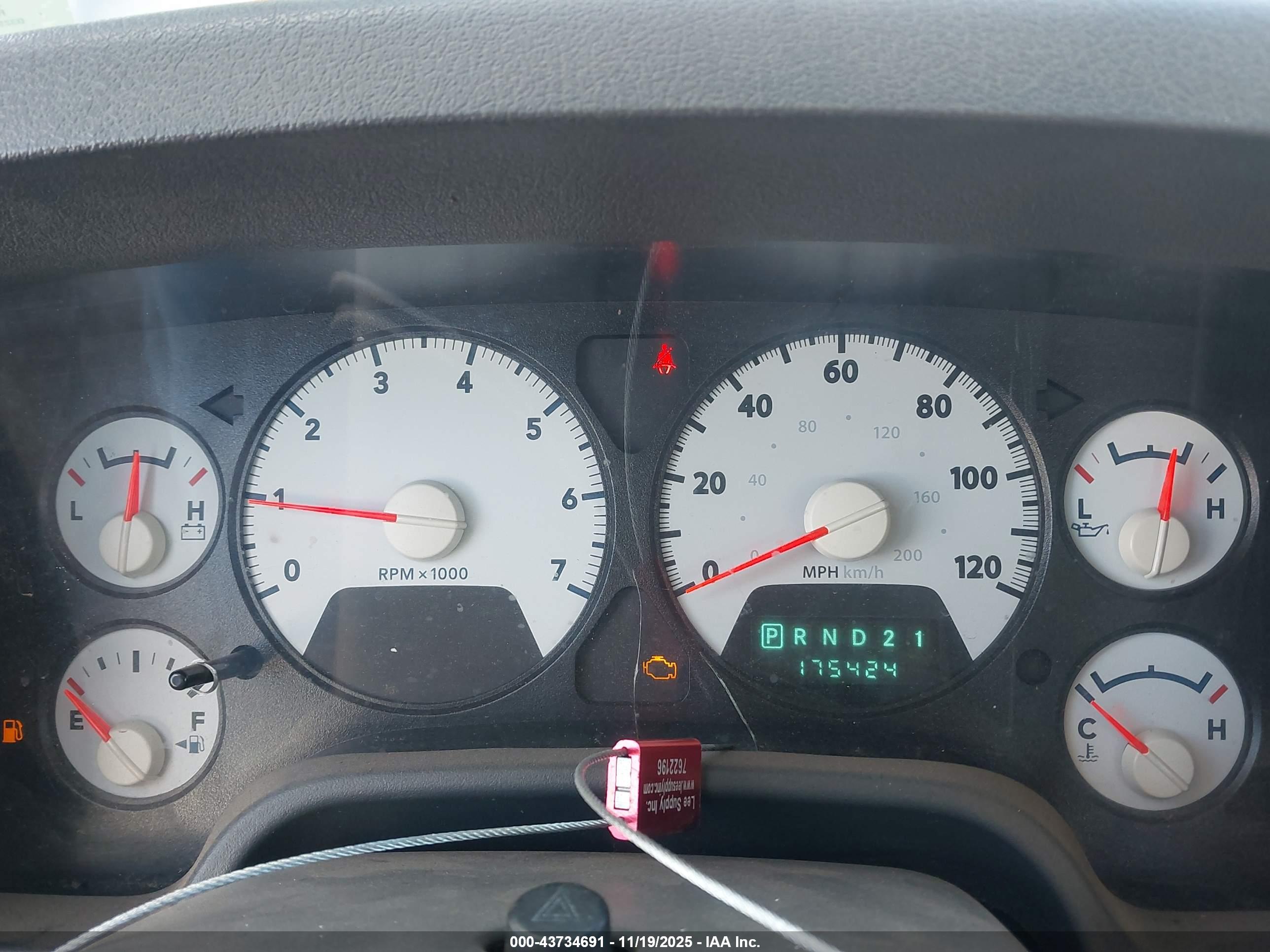 DODGE RAM image 7