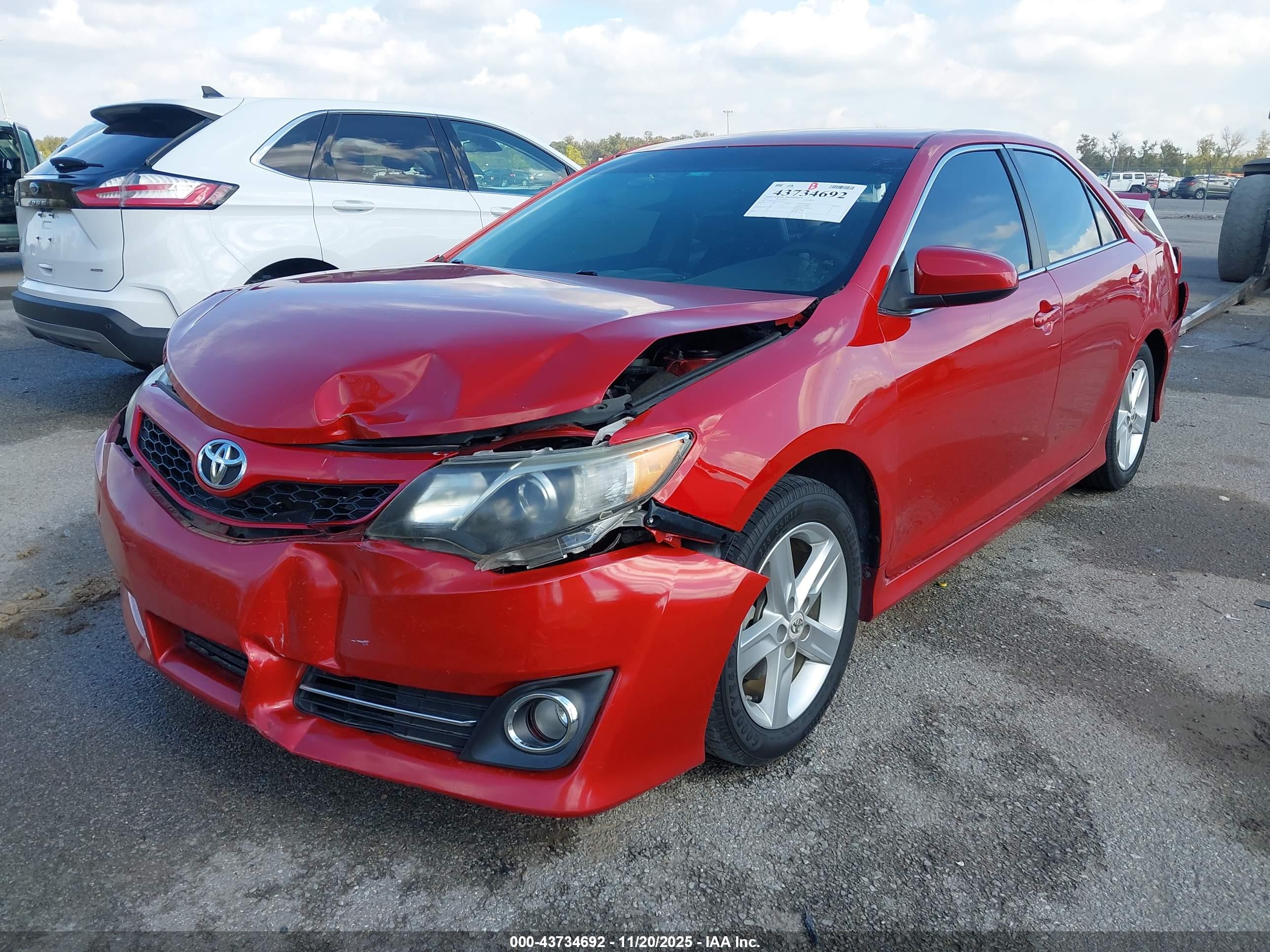 TOYOTA CAMRY image 2