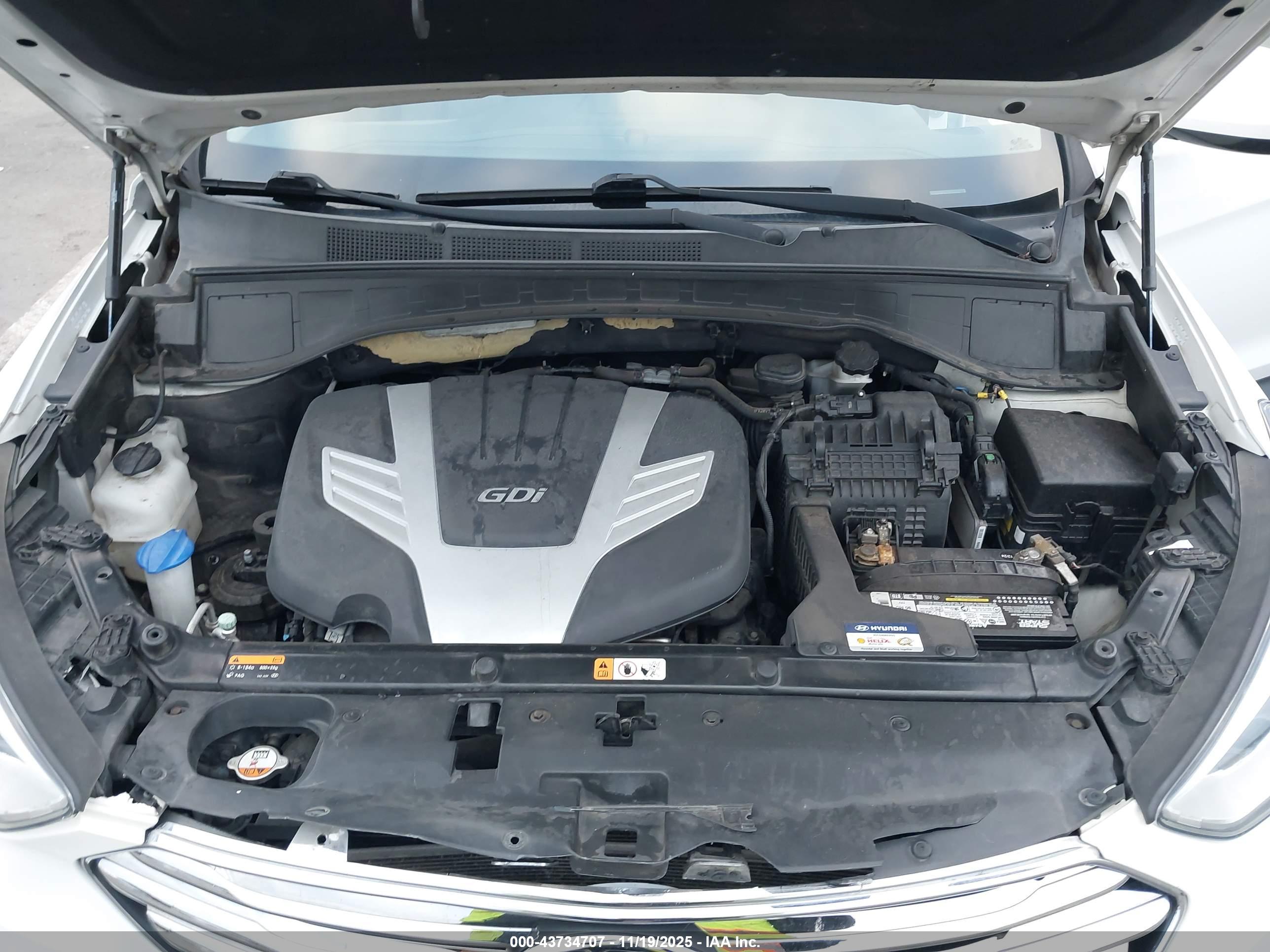 HYUNDAI SANTA image 10
