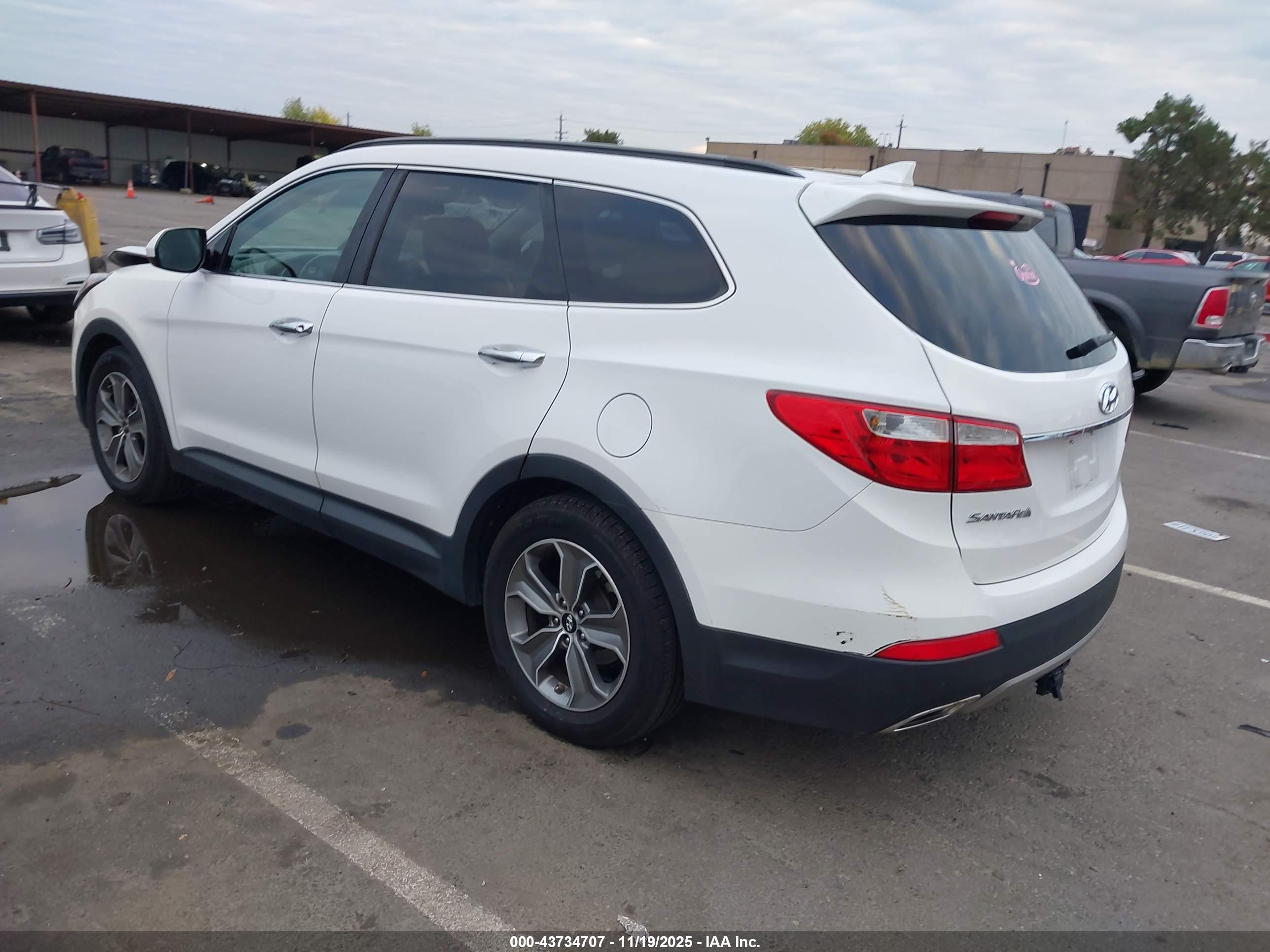 HYUNDAI SANTA image 3
