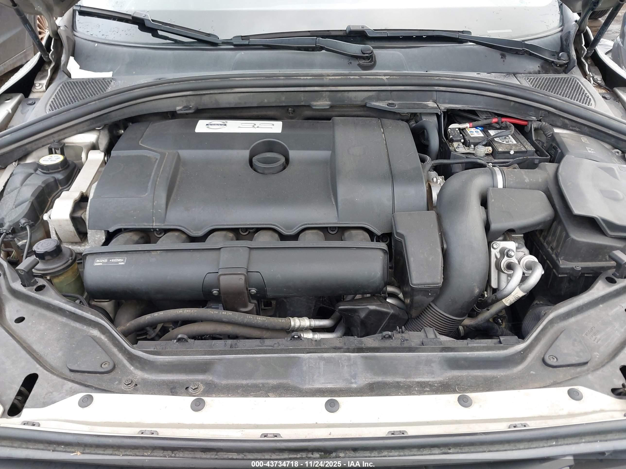 VOLVO XC60 image 10