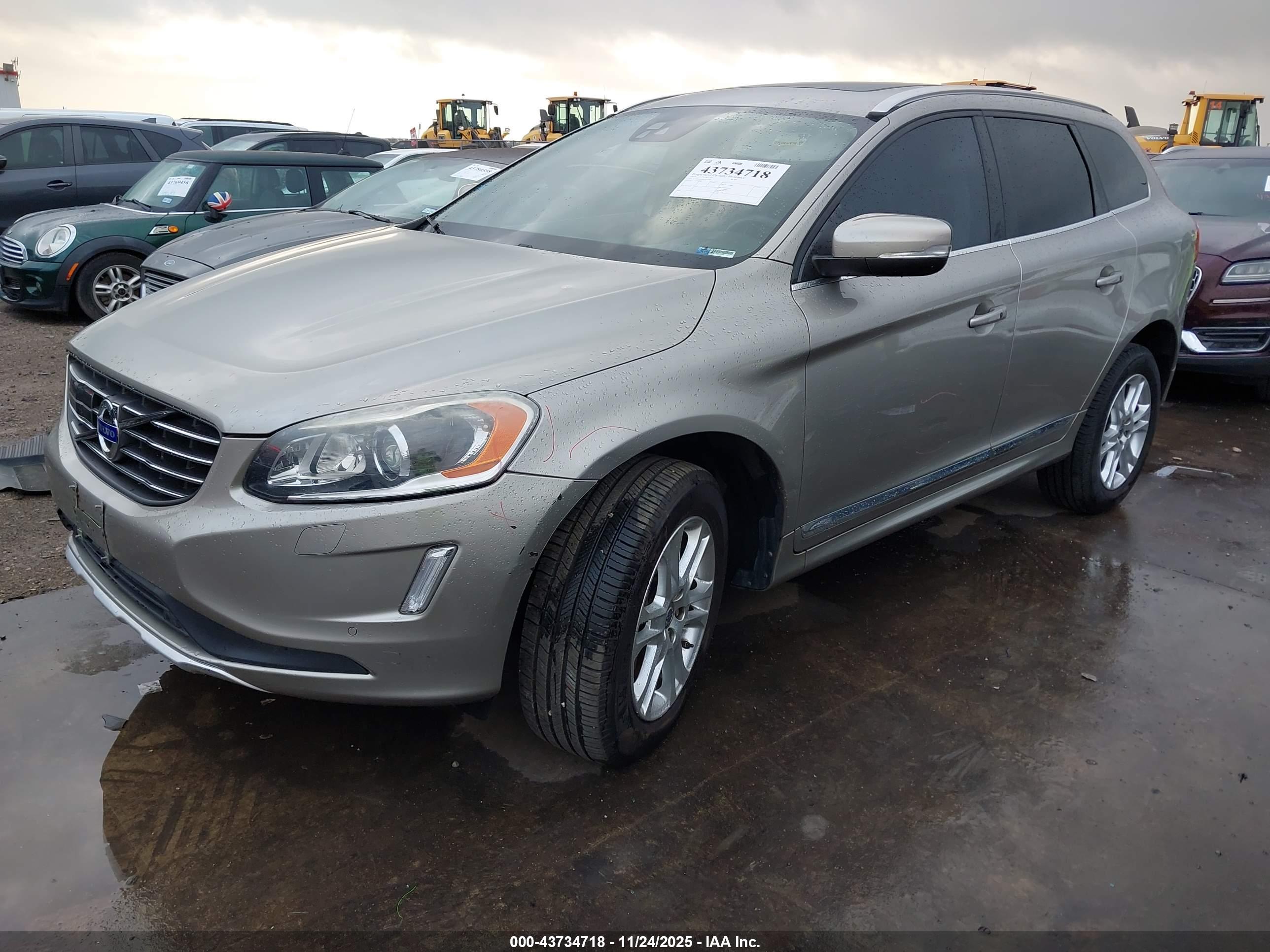 VOLVO XC60 image 2
