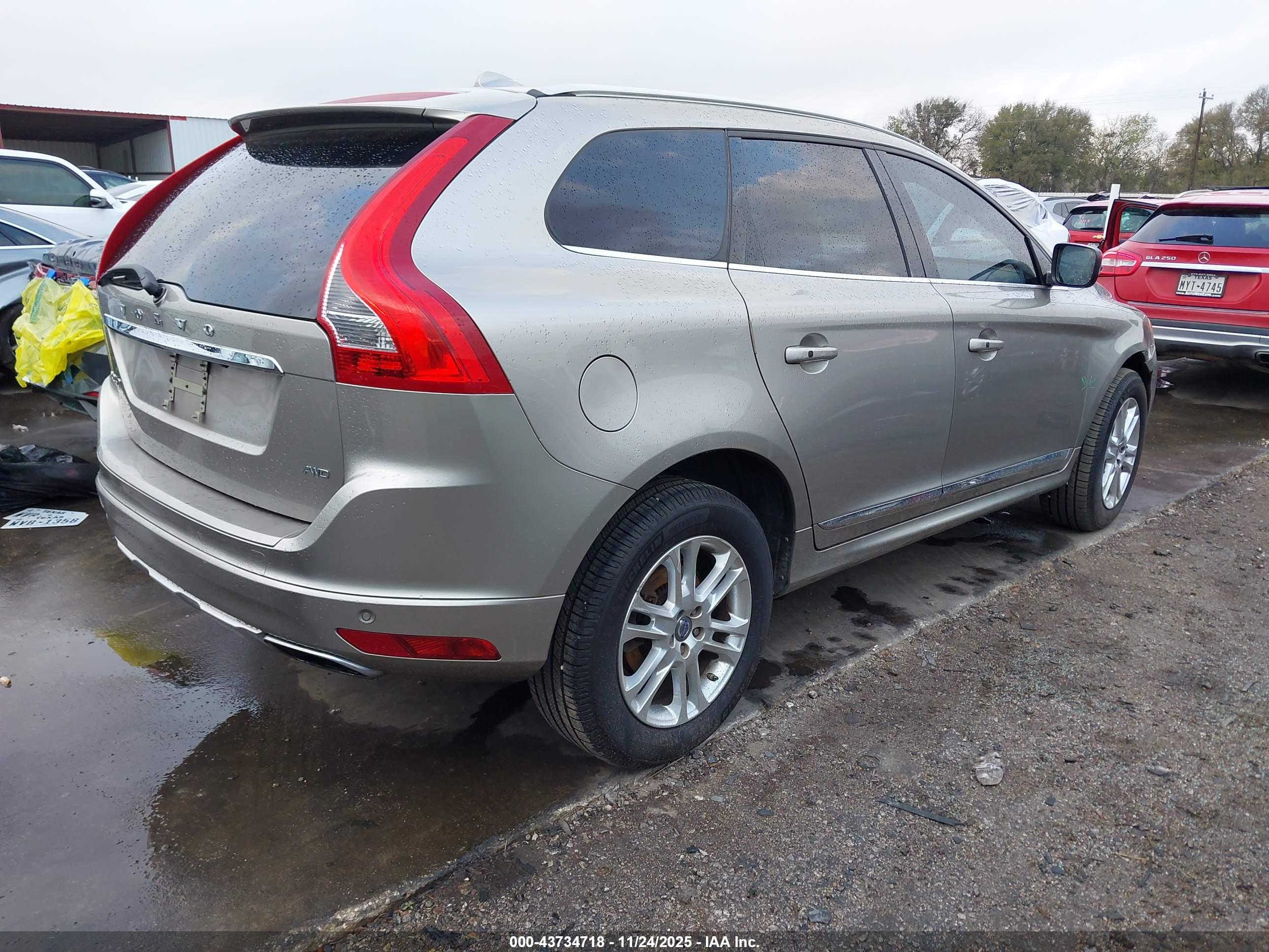 VOLVO XC60 image 4