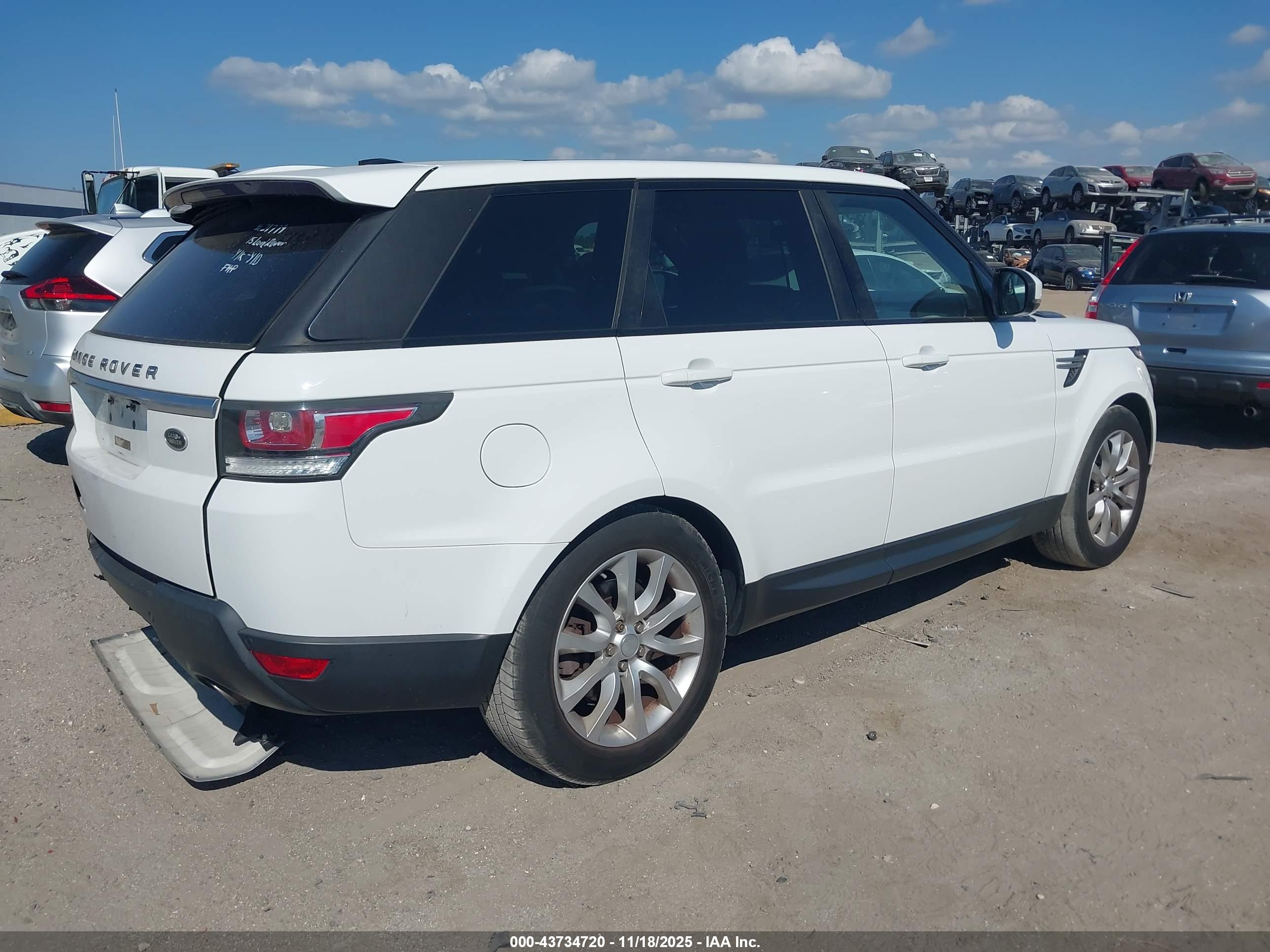LAND ROVER image 4