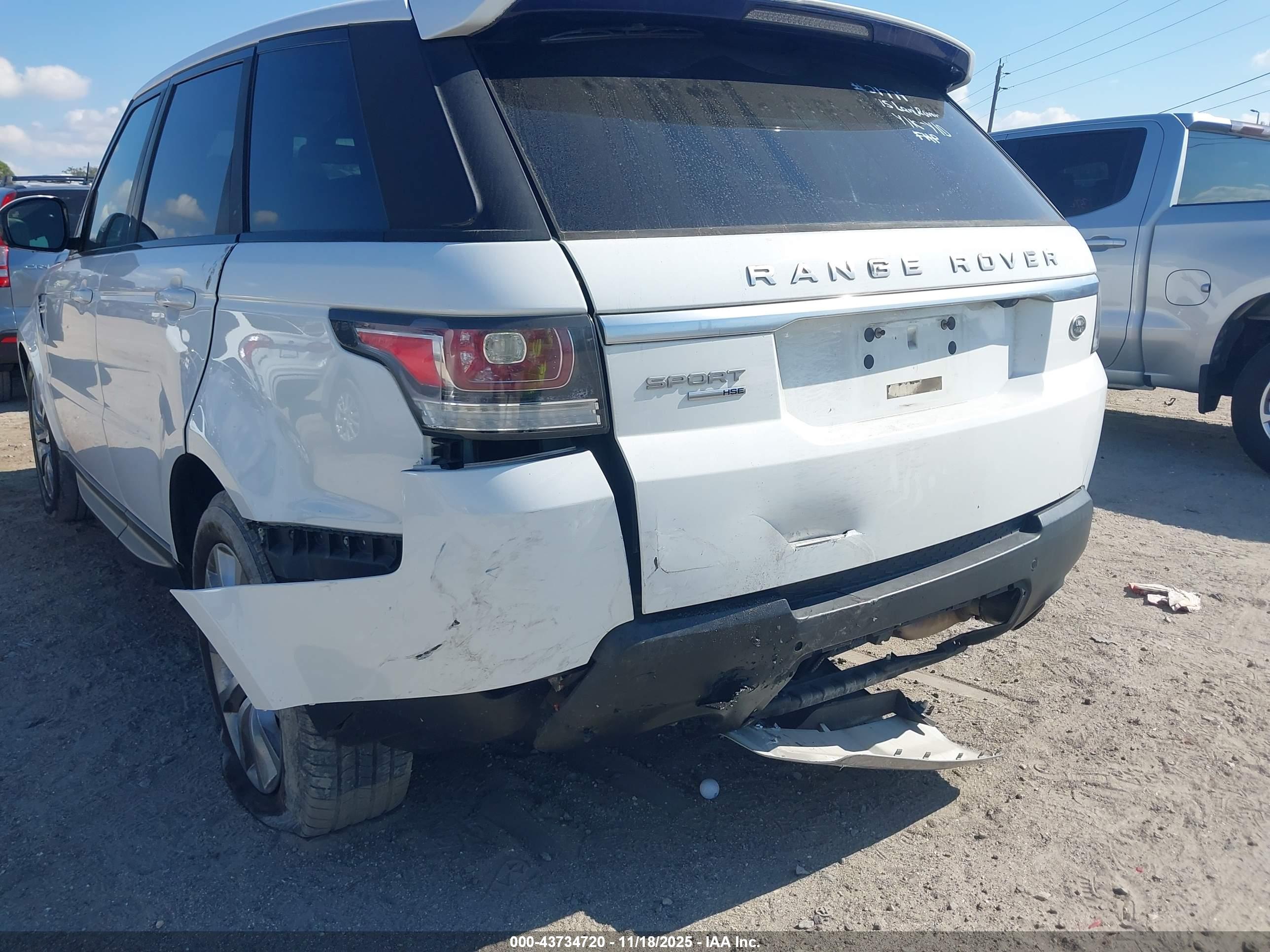 LAND ROVER image 6