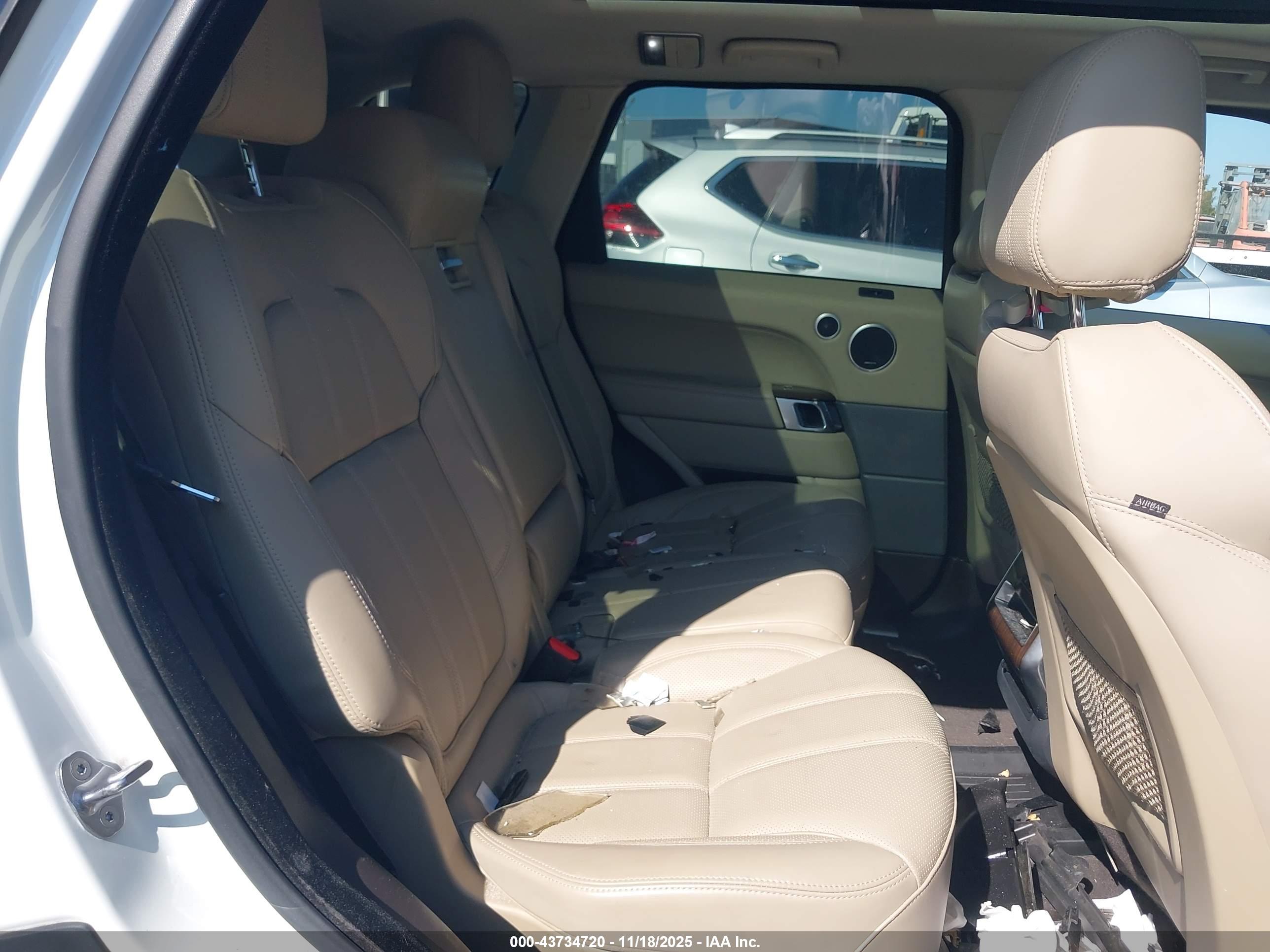 LAND ROVER image 8