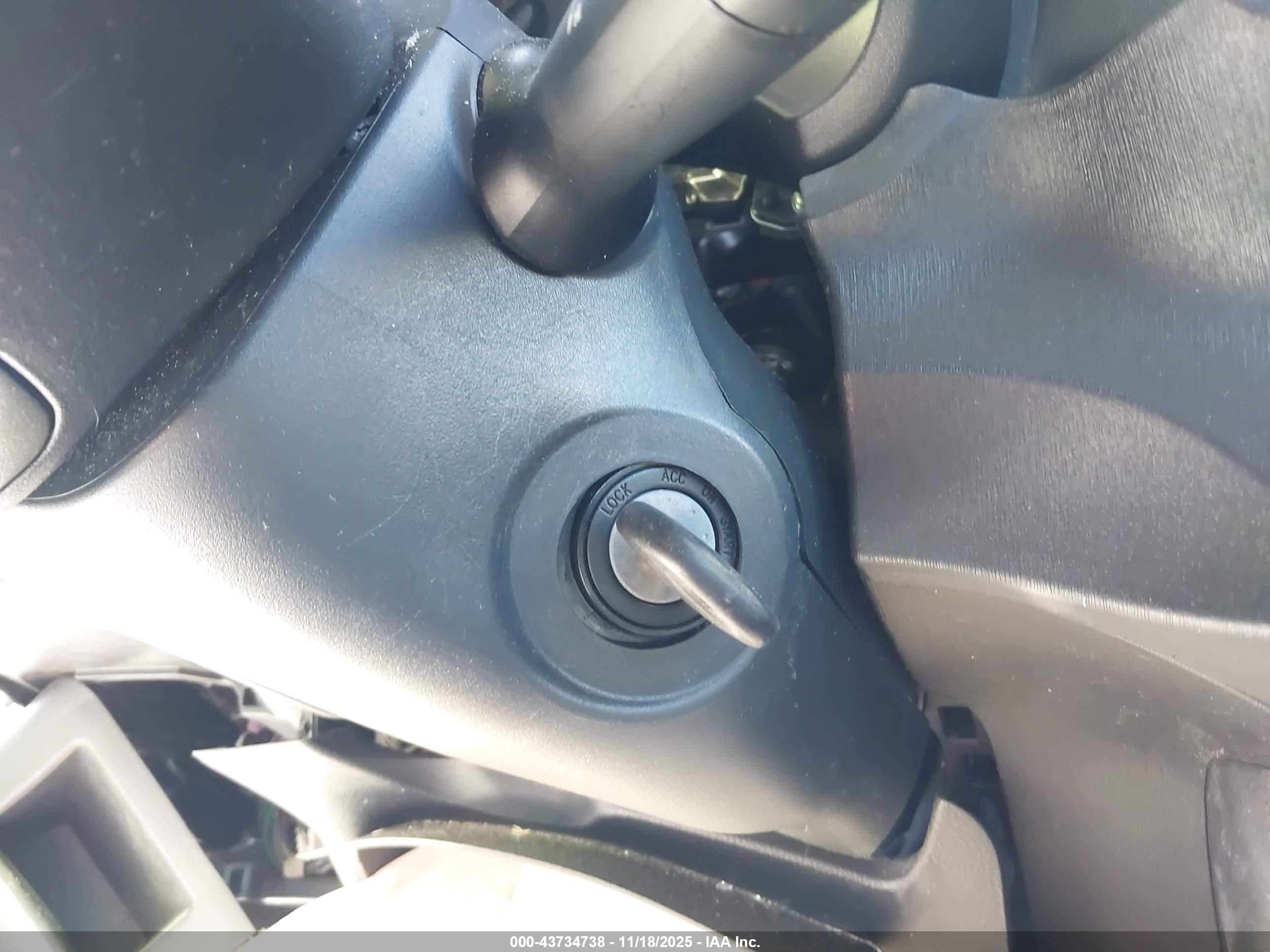 TOYOTA YARIS image 11