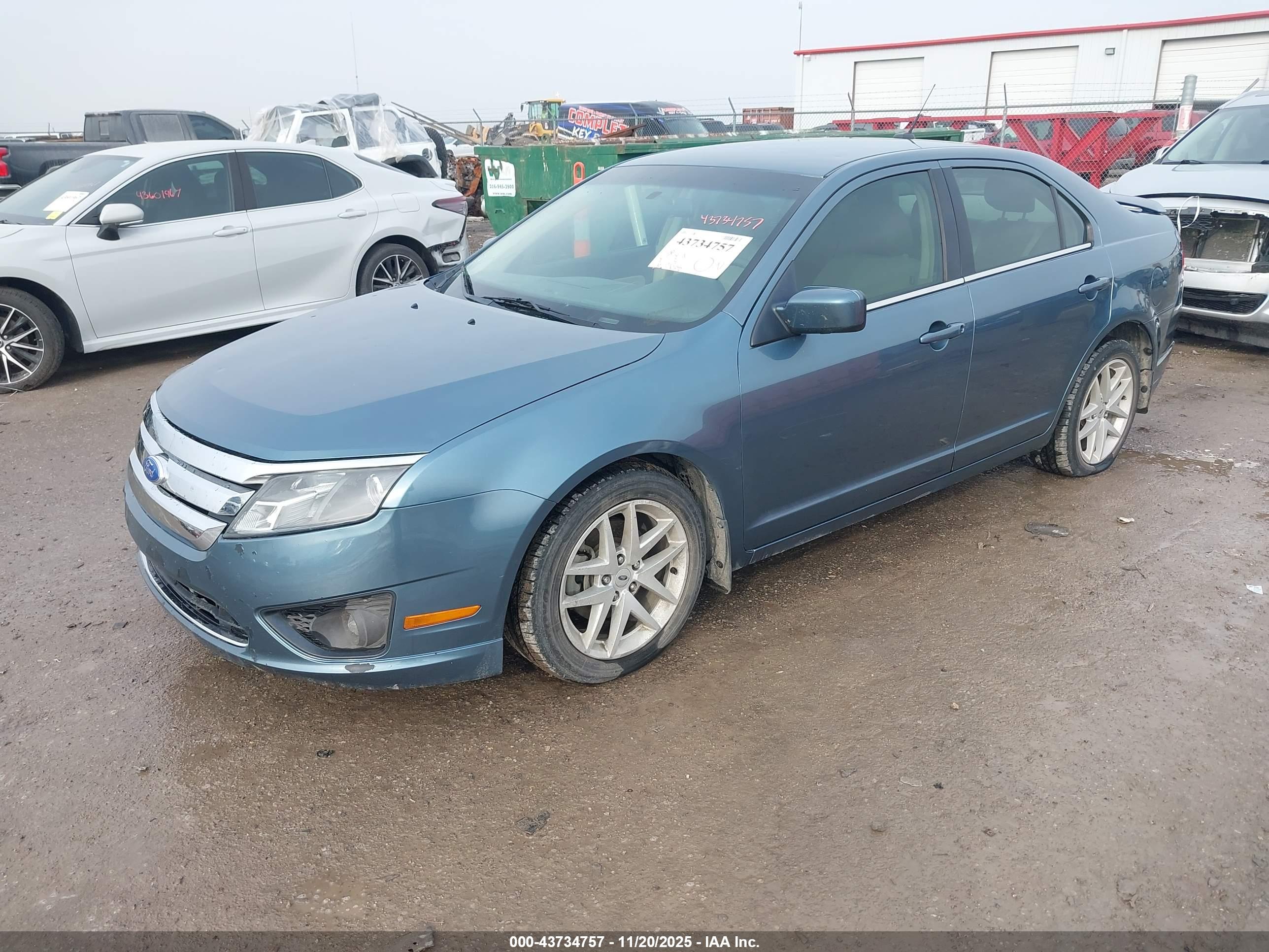 FORD FUSION image 2