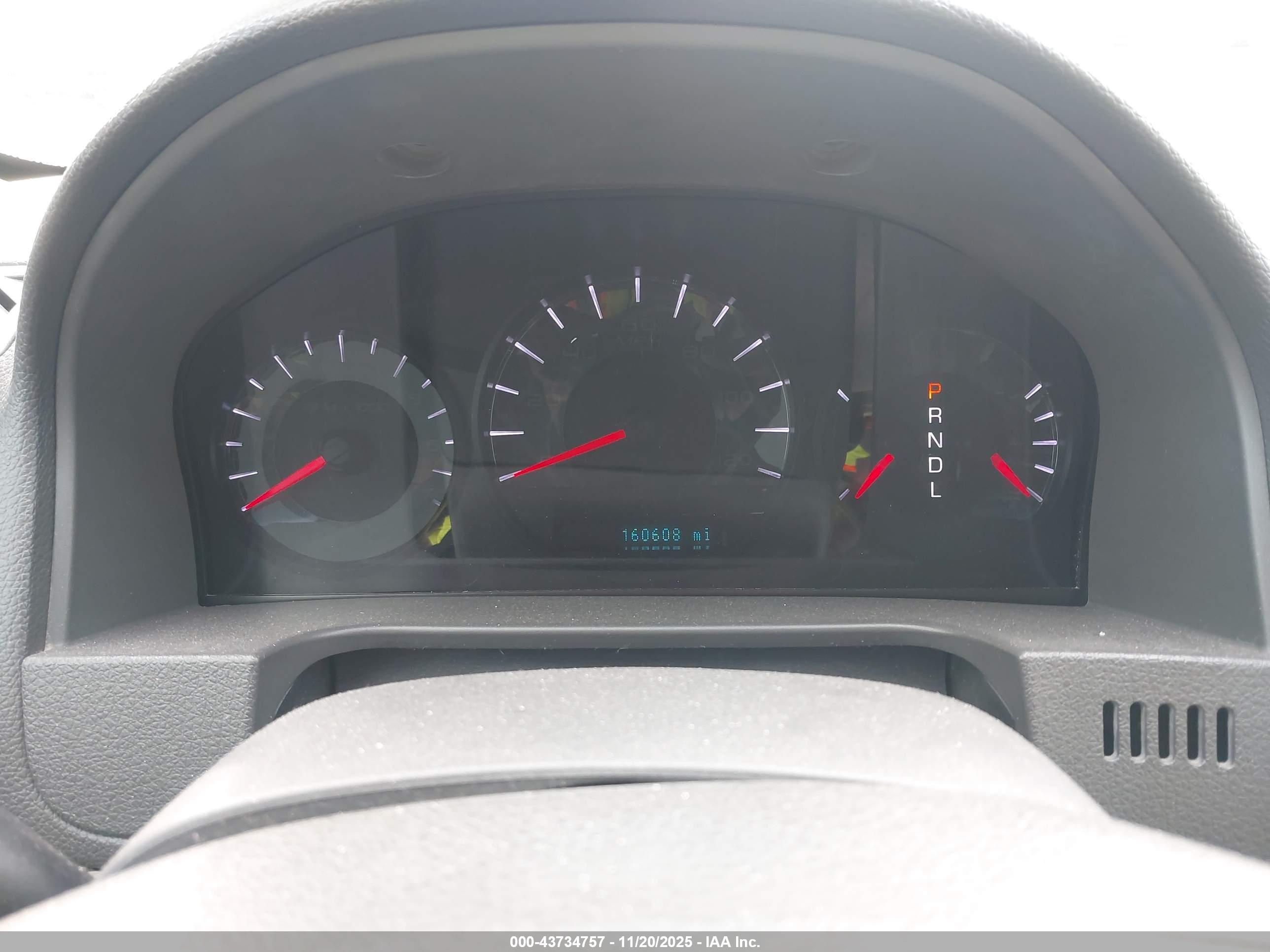 FORD FUSION image 7